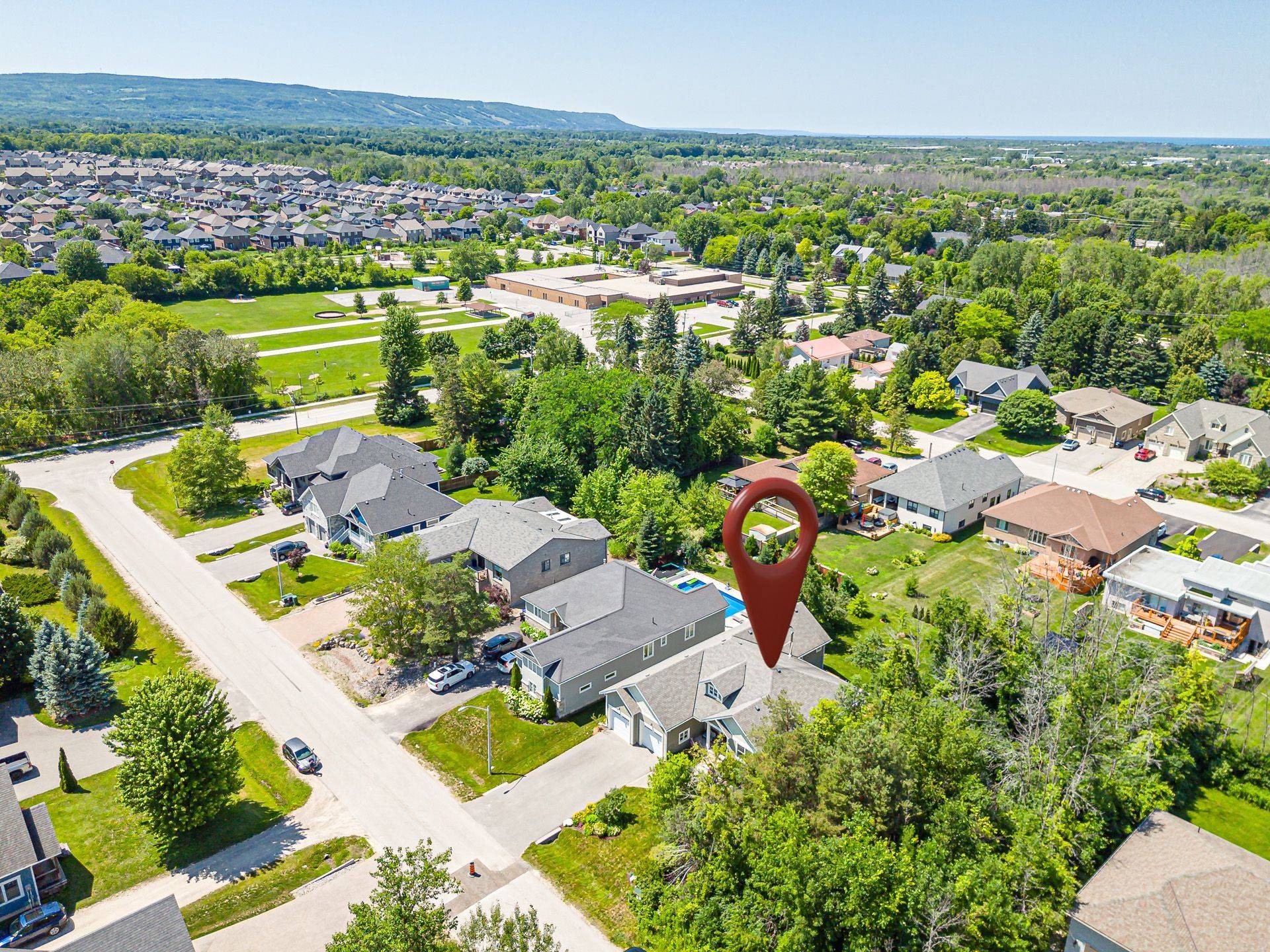 121 Mary ST, Collingwood, ON L9Y 0G4