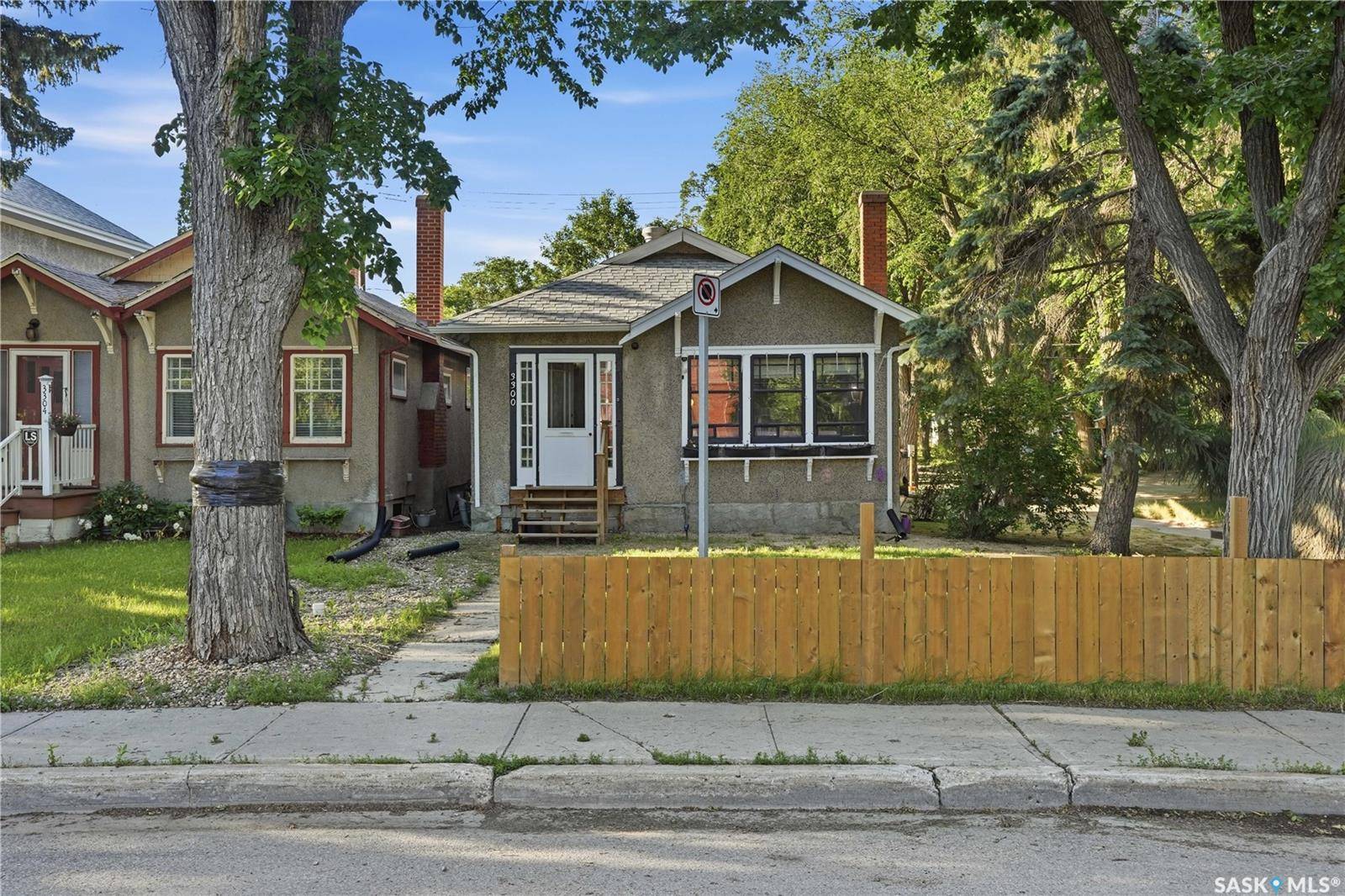 3300 Victoria AVENUE, Regina, SK S4T 1L6