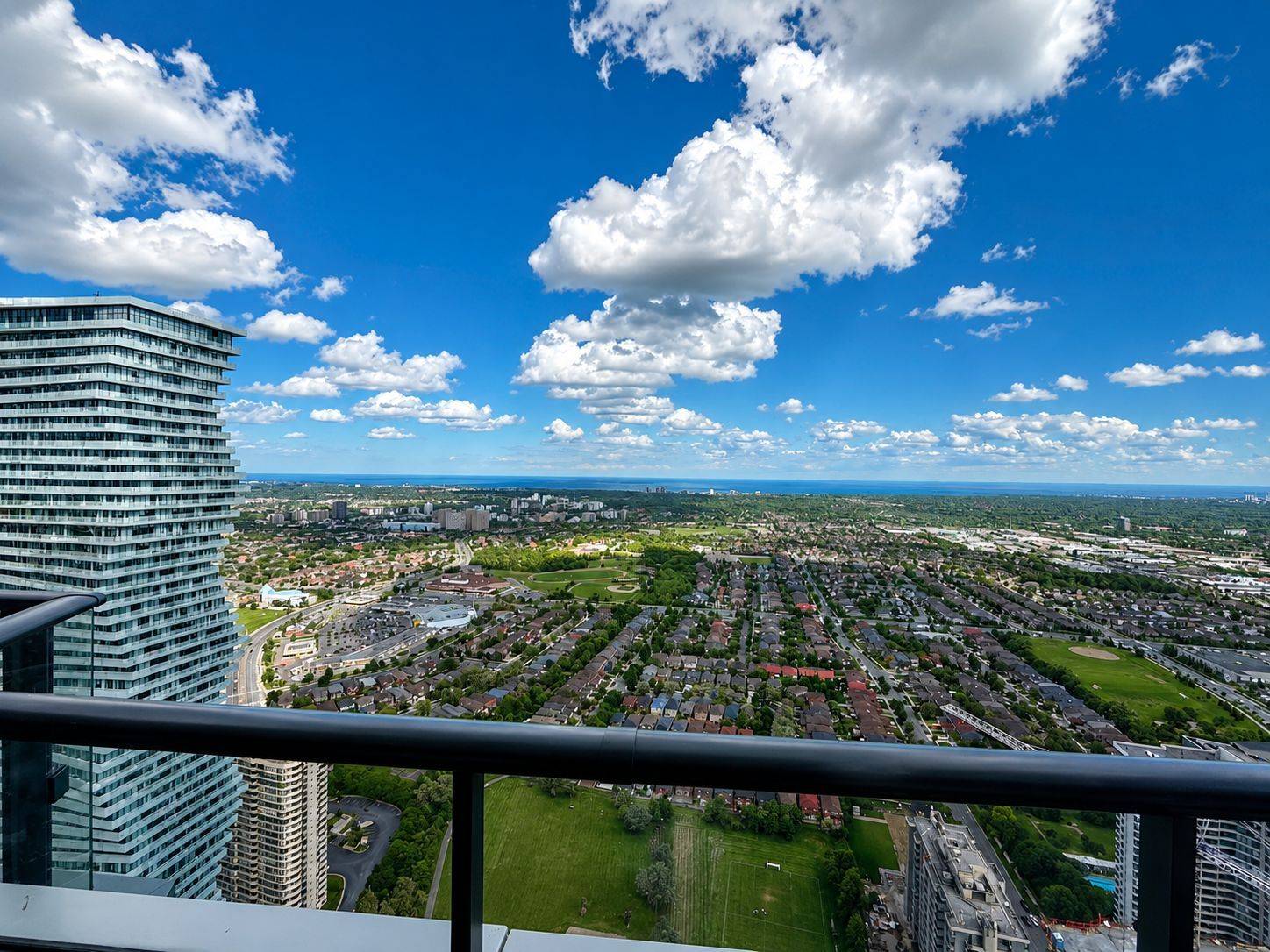 448 Burnhamthorpe RD W #5307, Mississauga, ON L5B 0R4