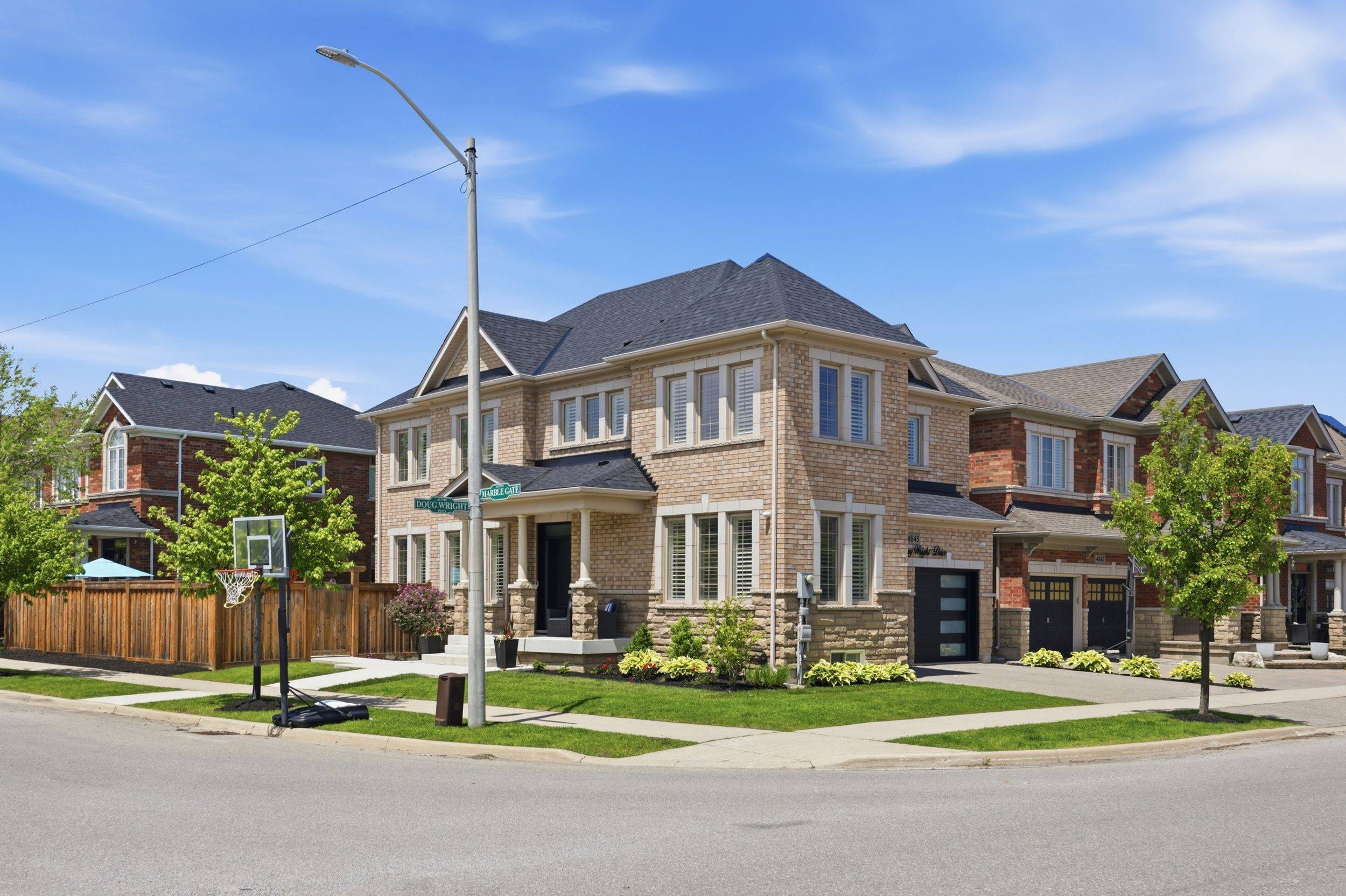 4645 Doug Wright DR, Burlington, ON L7M 0L3