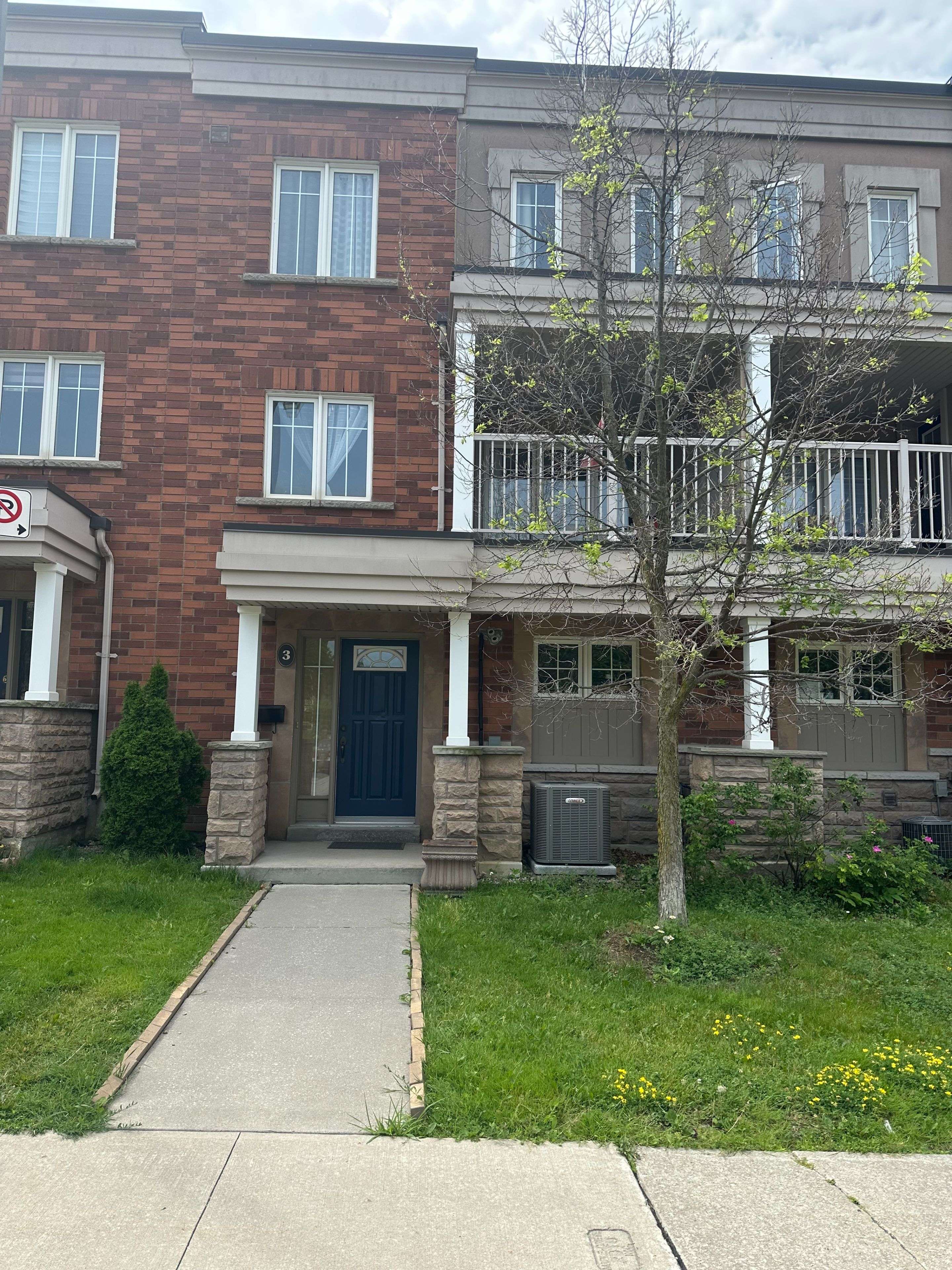 375 Cook RD #3, Toronto W05, ON M3J 3T6