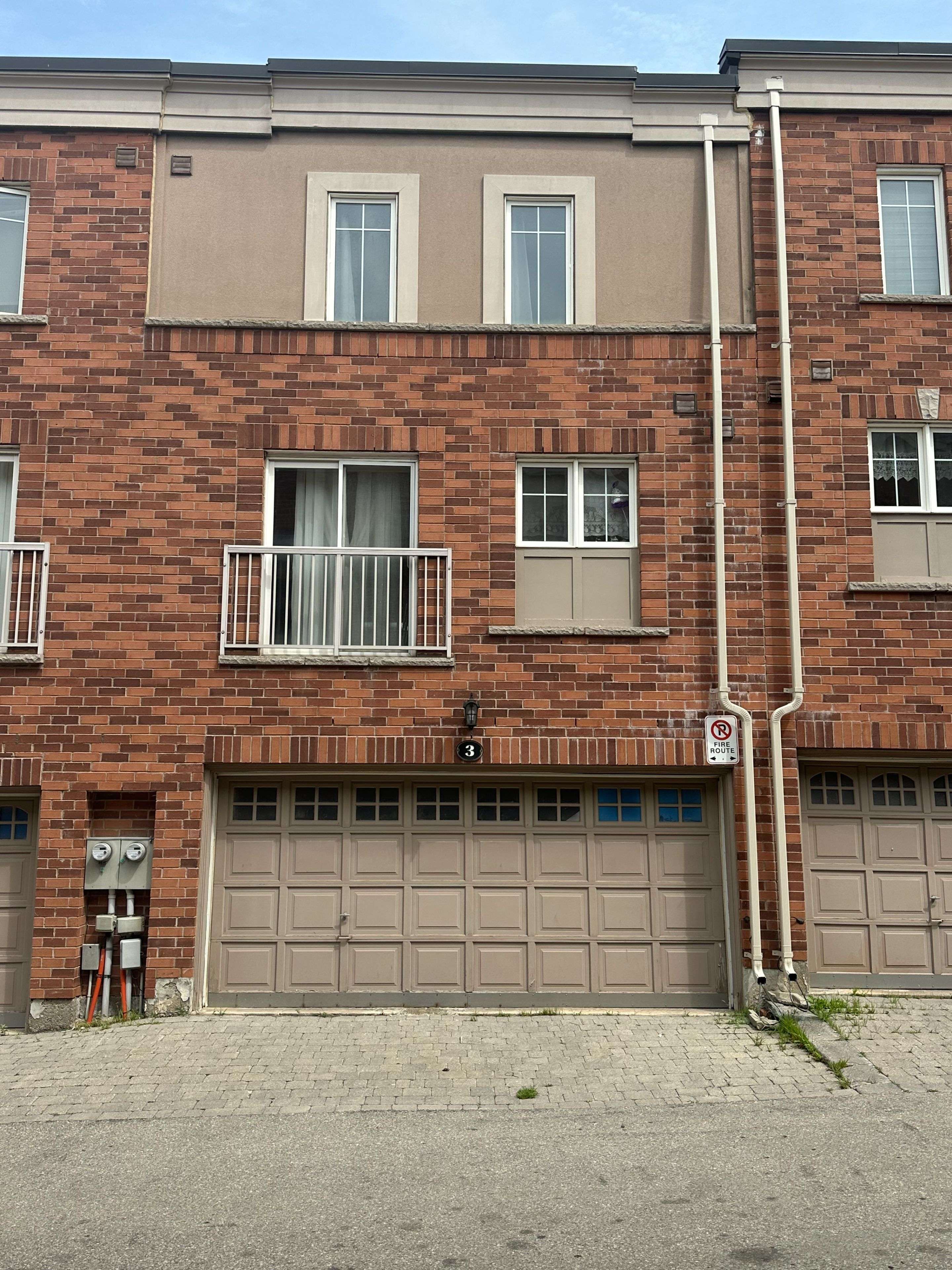 375 Cook RD #3, Toronto W05, ON M3J 3T6