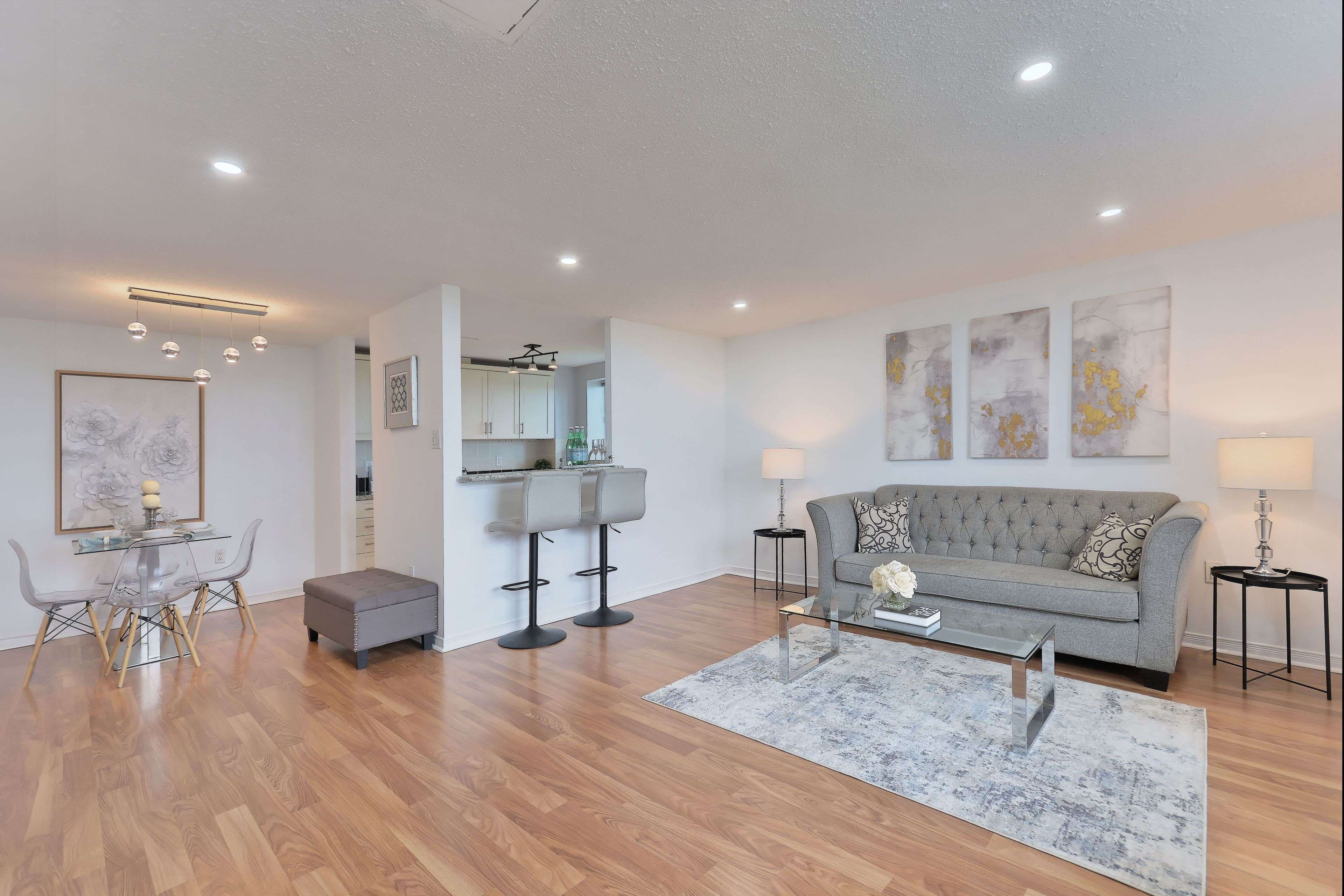 6720 Glen Erin DR #1013, Mississauga, ON L5N 3K8