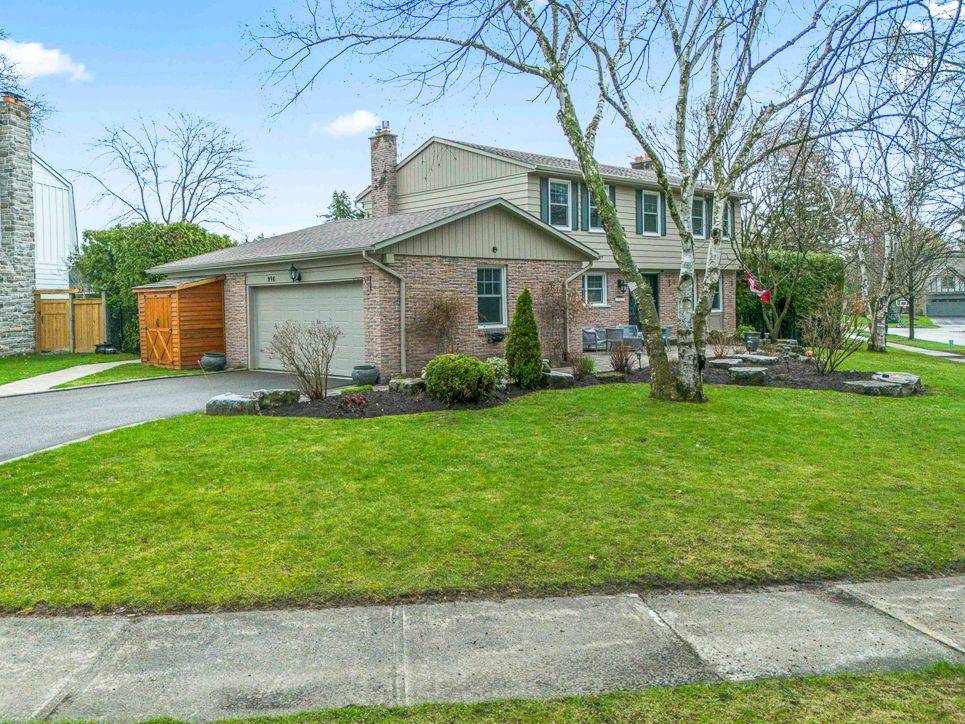 996 Cresthampton LN, Mississauga, ON L5H 2X1