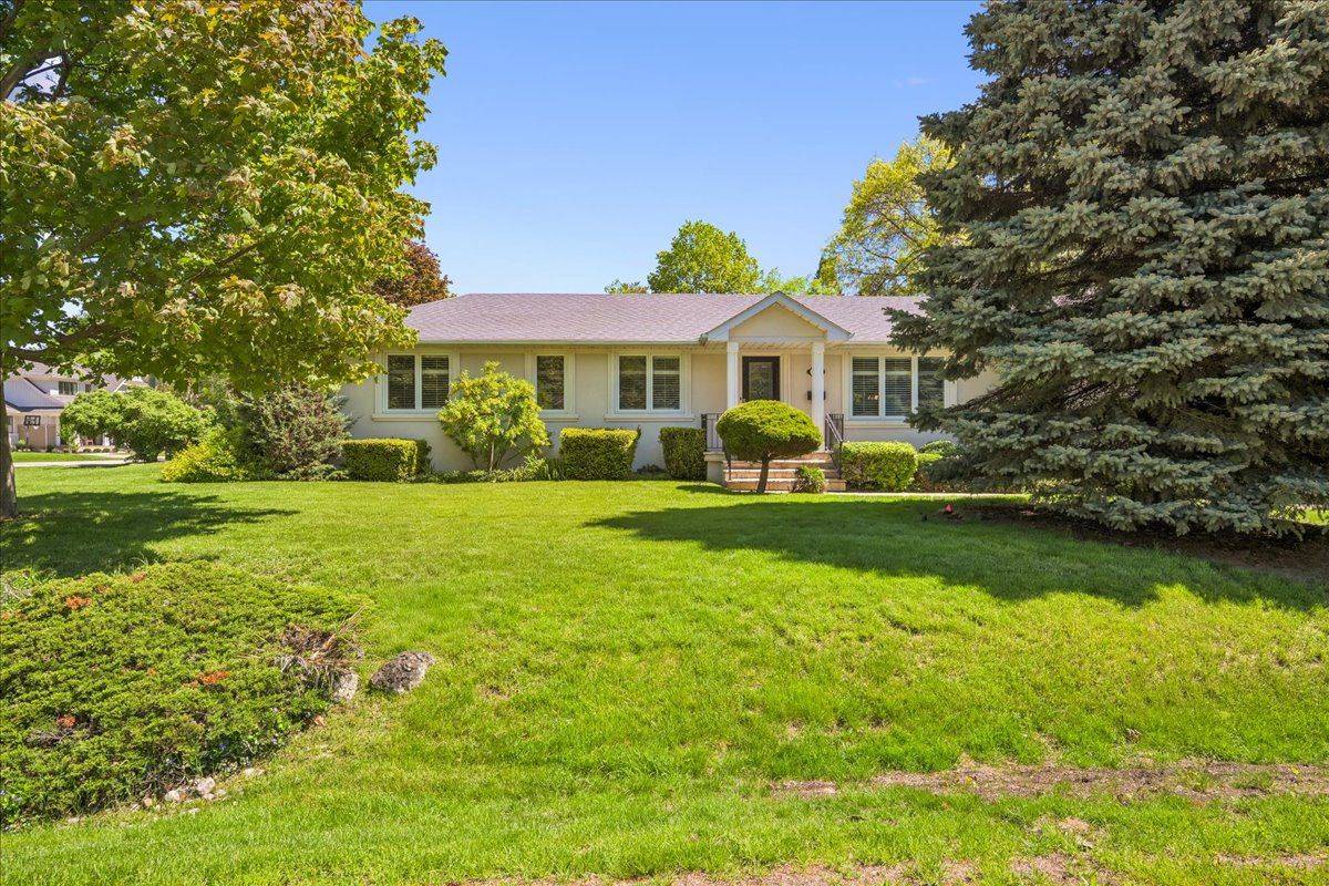 281 Pinehurst DR, Oakville, ON L6J 4X2