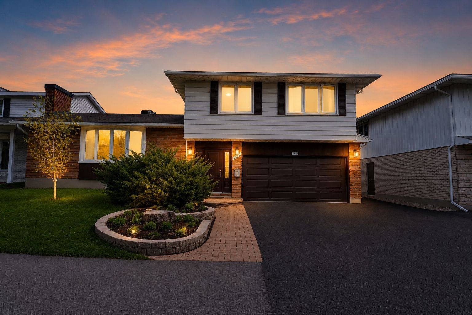 2350 Georgina DR, Britannia Heights - Queensway Terrace N And Area, ON K2B 7M5