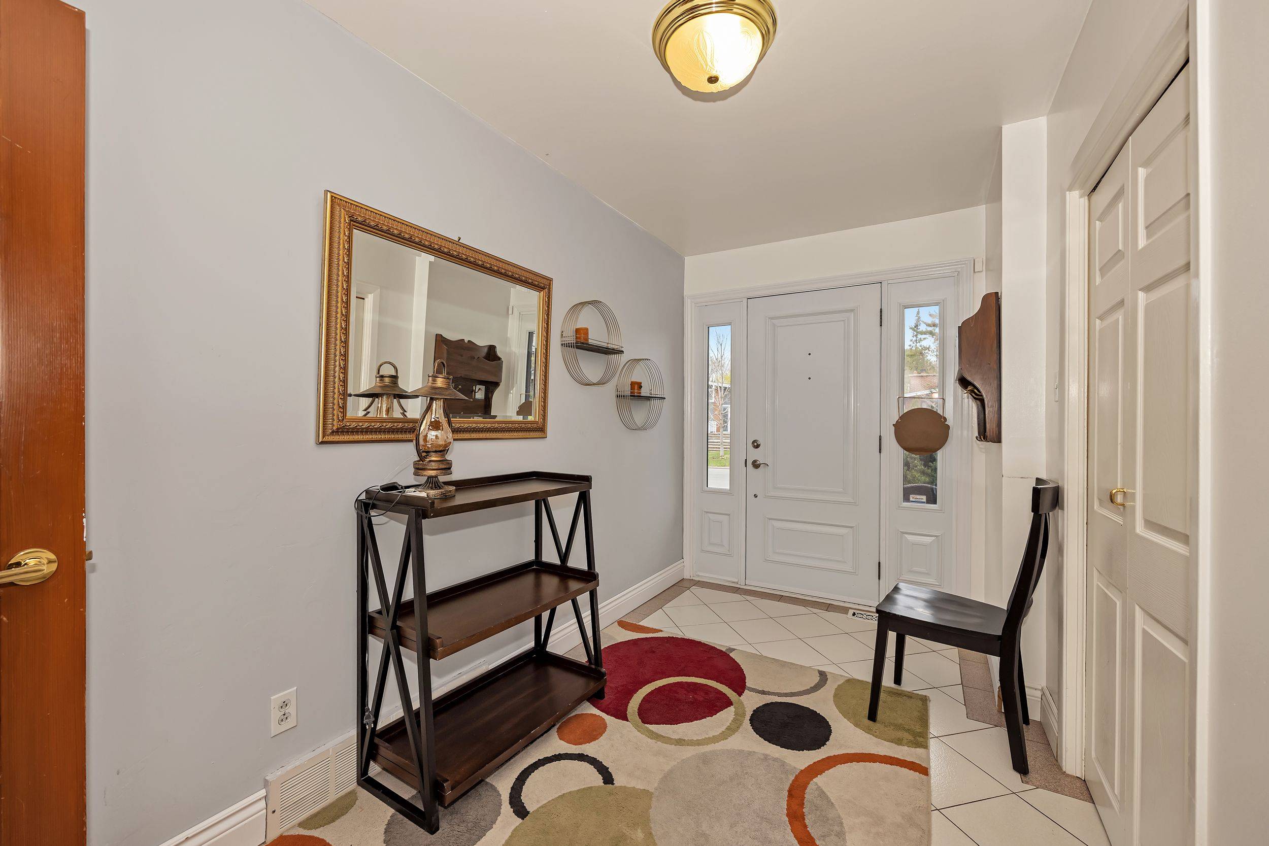 2350 Georgina DR, Britannia Heights - Queensway Terrace N And Area, ON K2B 7M5