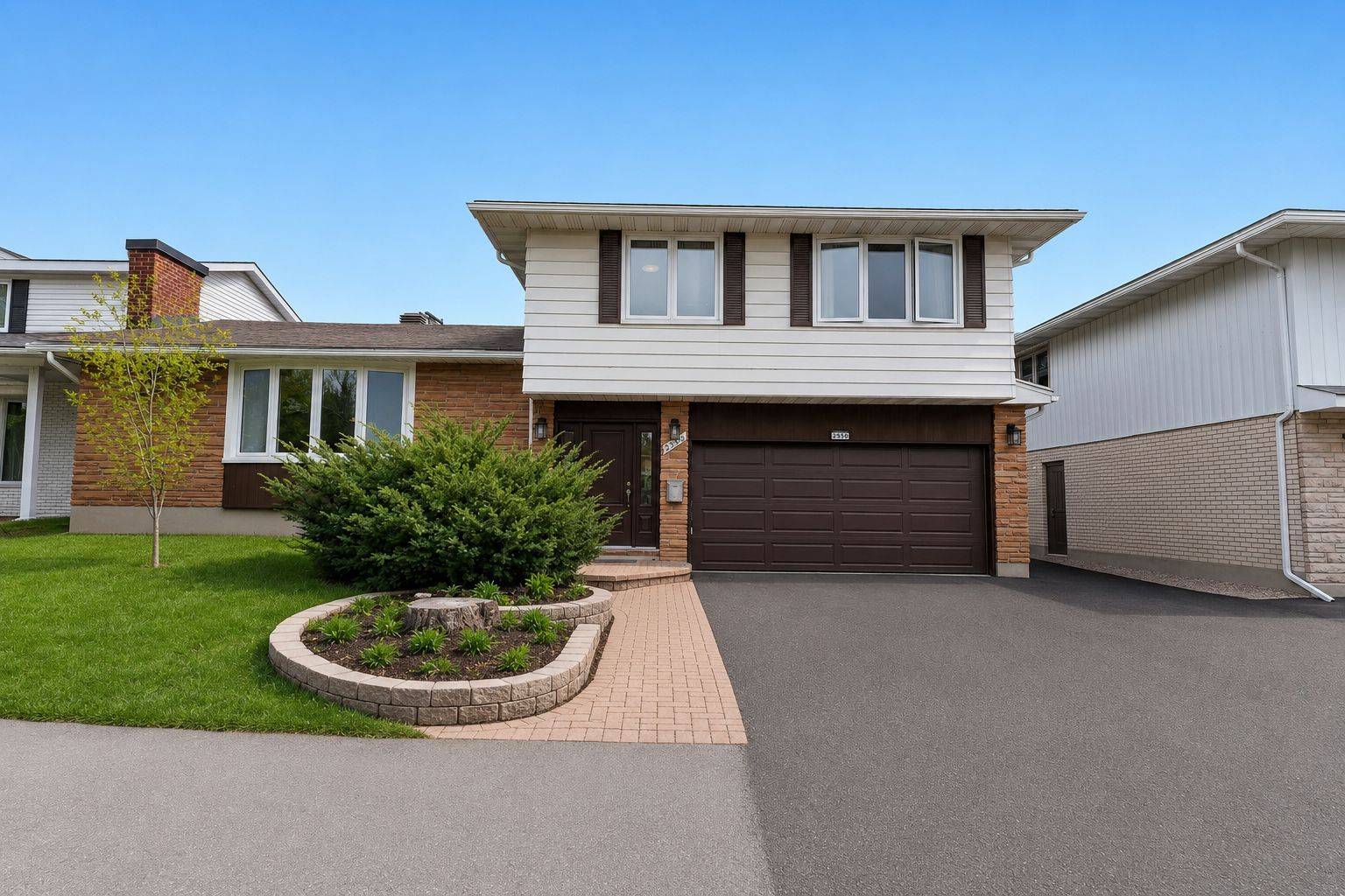 2350 Georgina DR, Britannia Heights - Queensway Terrace N And Area, ON K2B 7M5