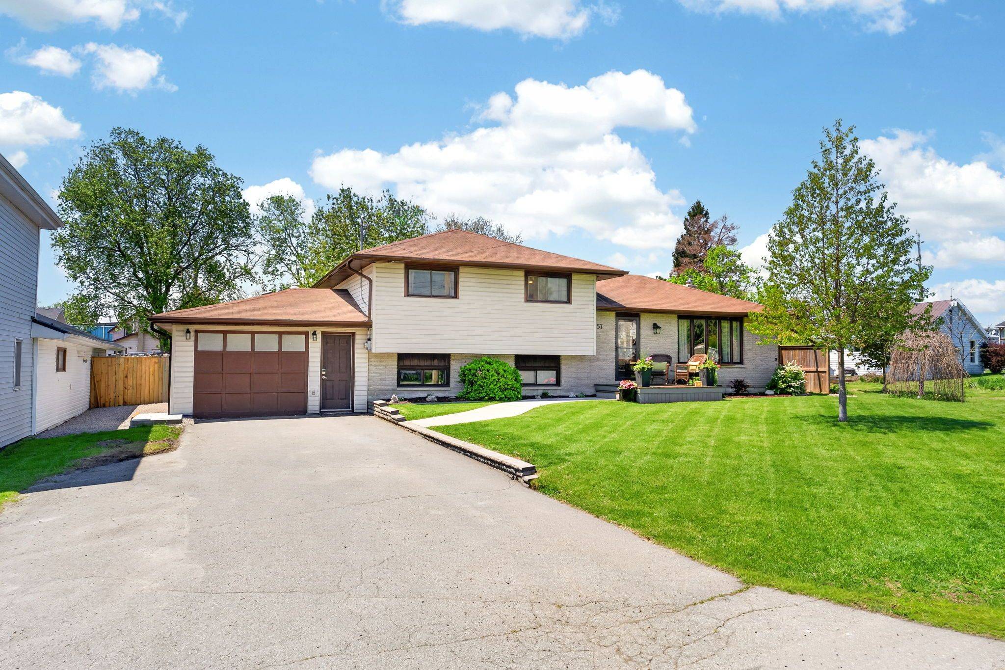 57 Pearl ST, Deseronto, ON K0K 1X0