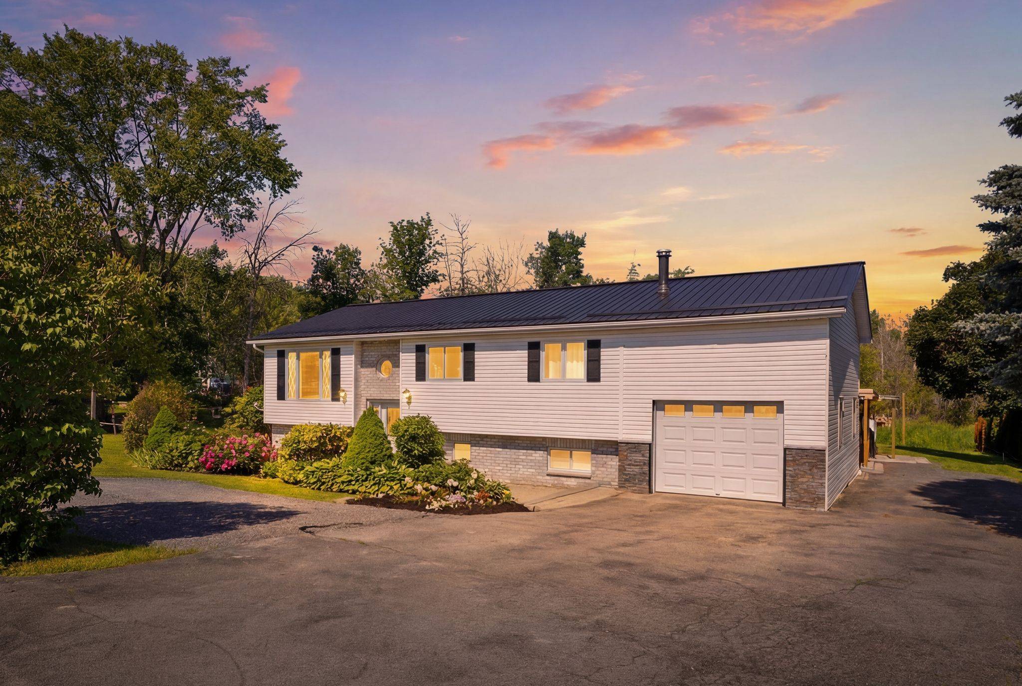 13 Forester DR, Quinte West, ON K0K 2C0