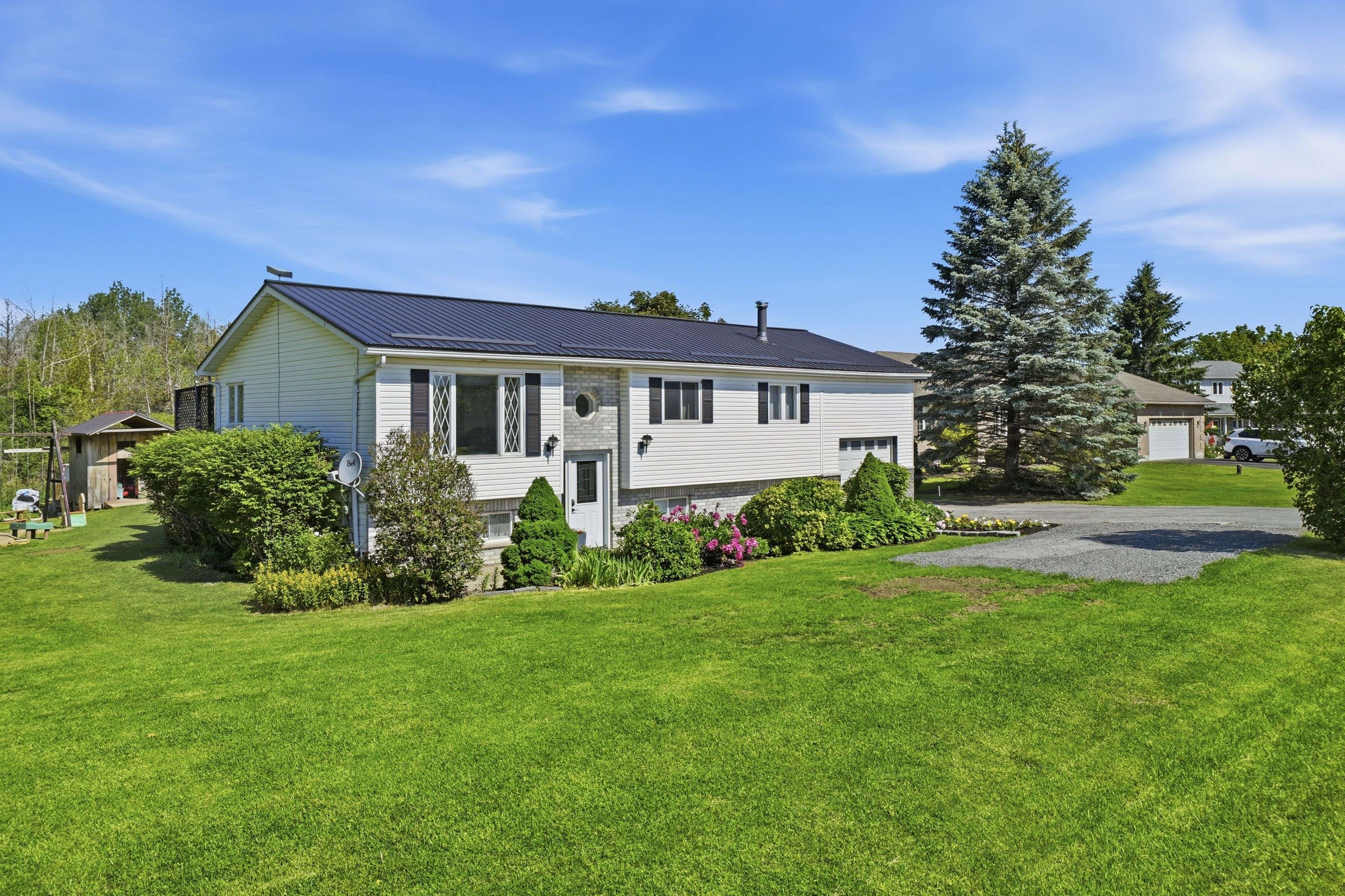 13 Forester DR, Quinte West, ON K0K 2C0