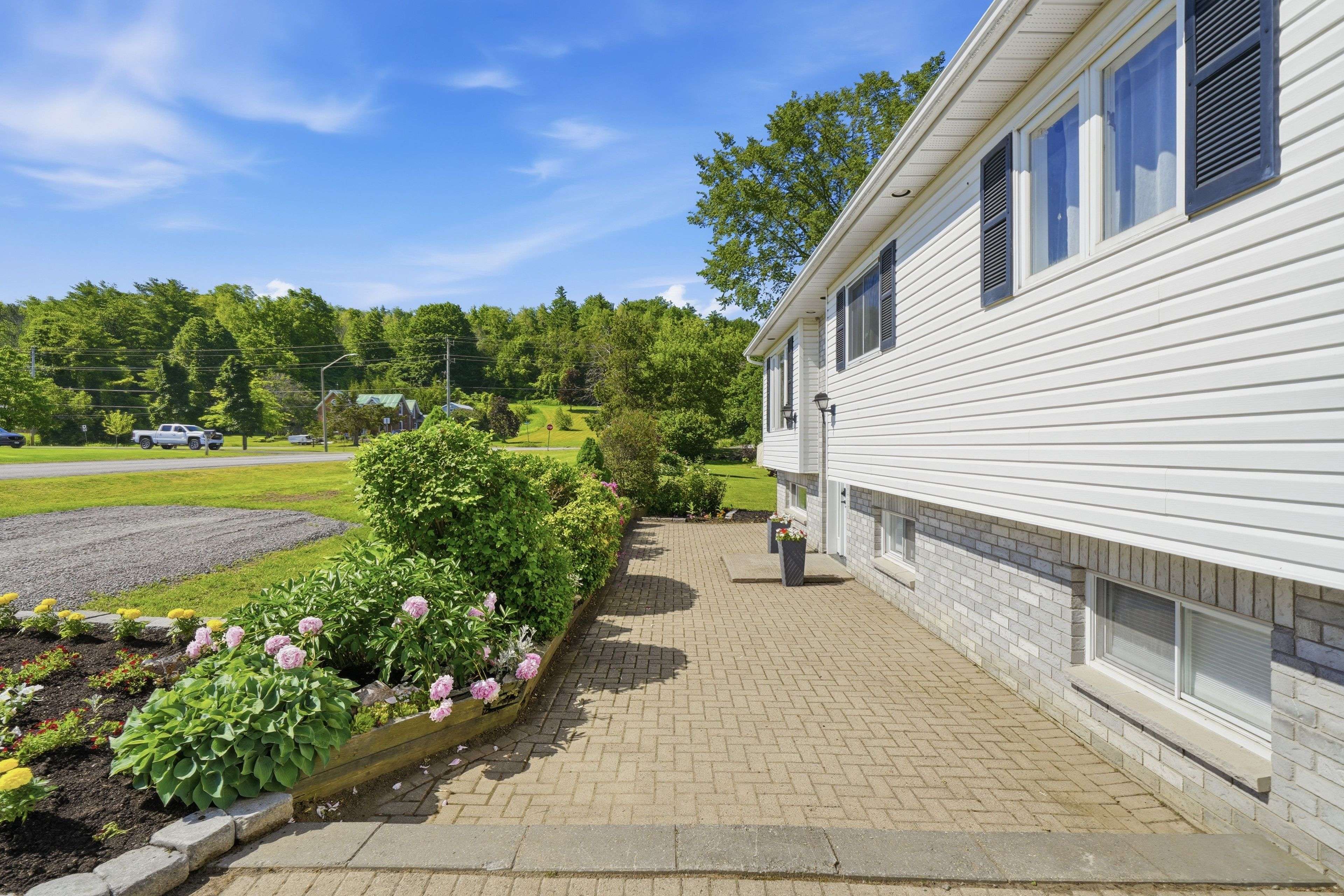 13 Forester DR, Quinte West, ON K0K 2C0