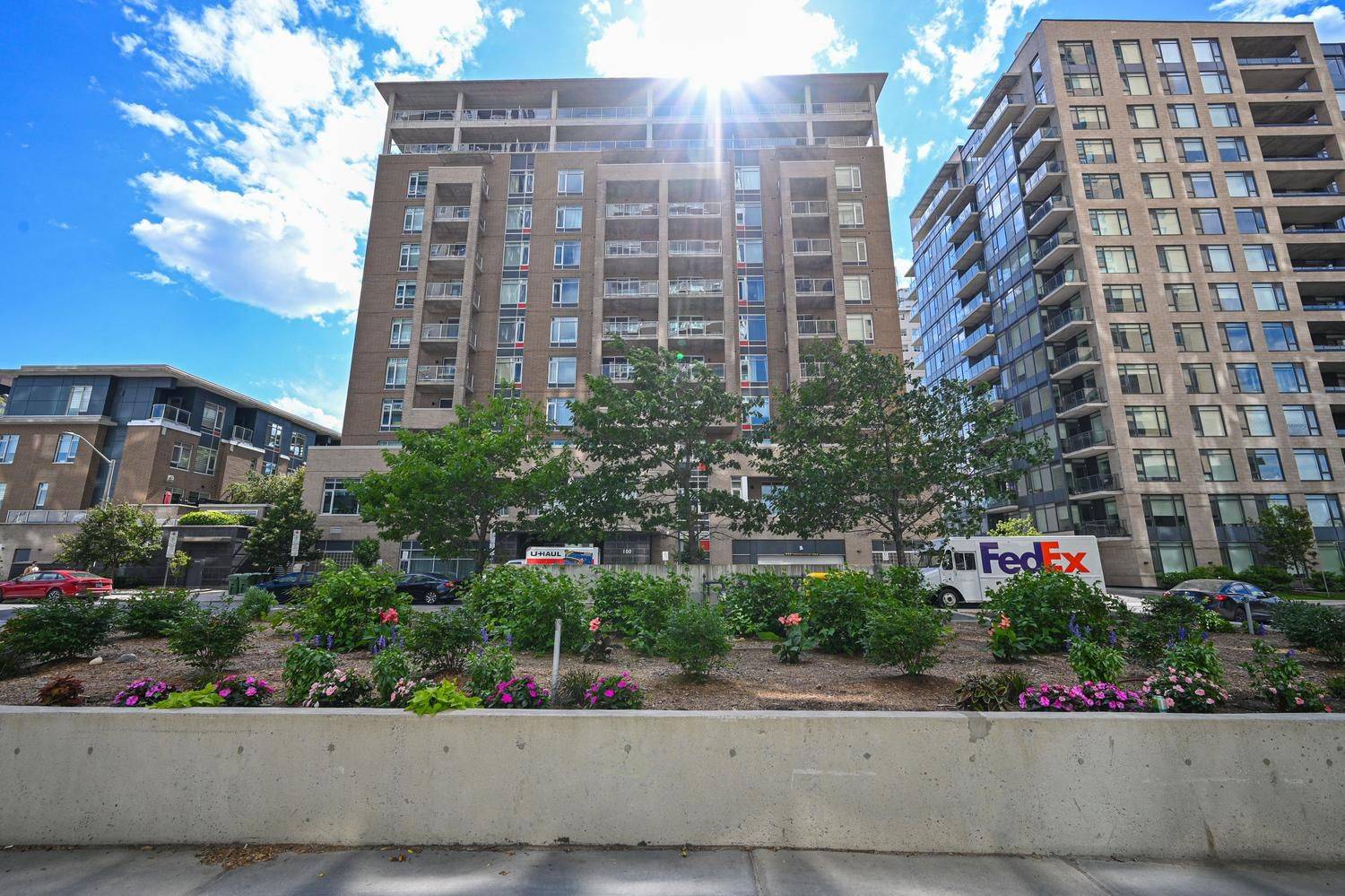 100 Champagne AVE S #903, Dows Lake - Civic Hospital And Area, ON K1S 4P4