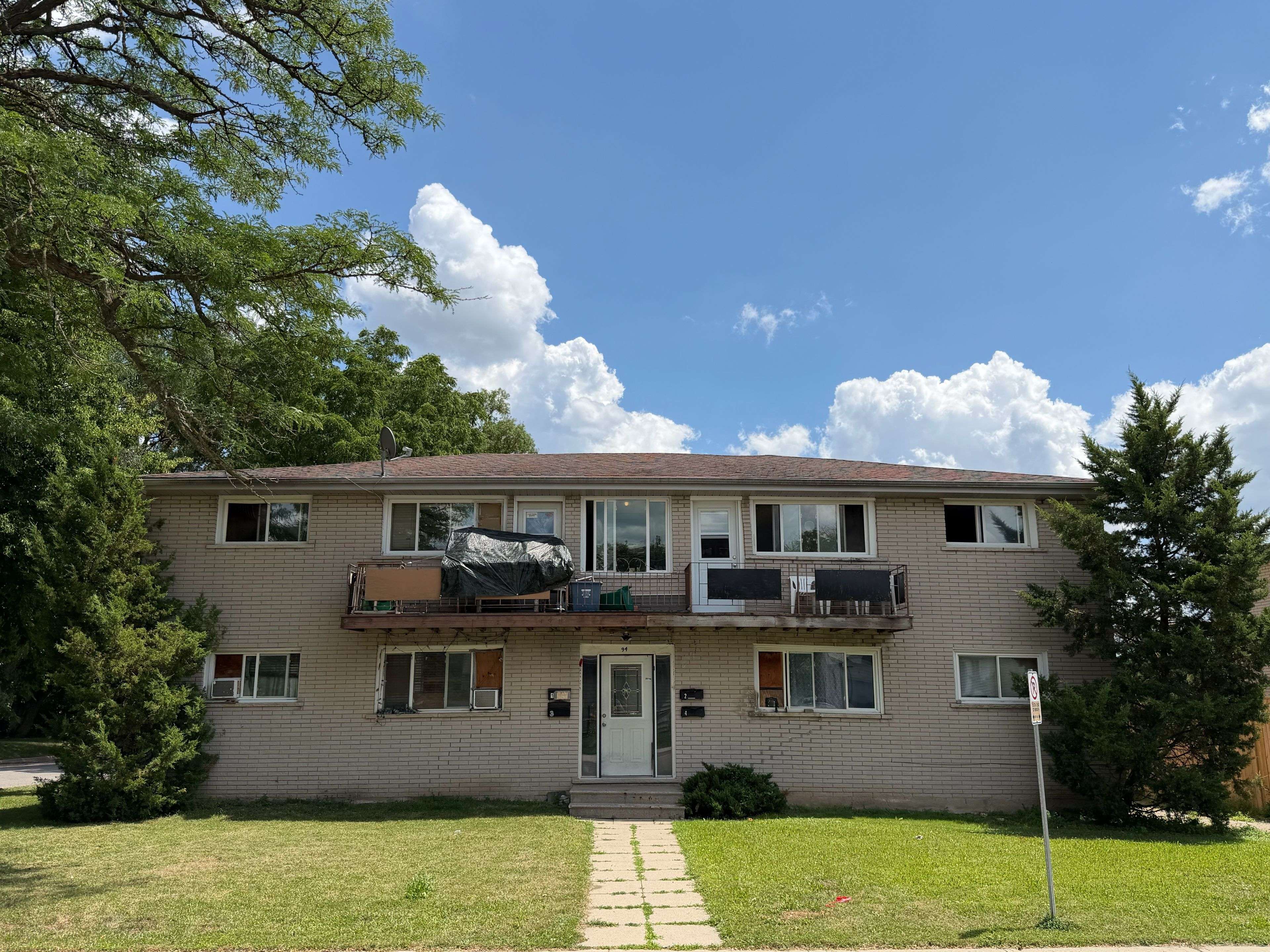 94 Sixth AVE, Brantford, ON N3S 1B2