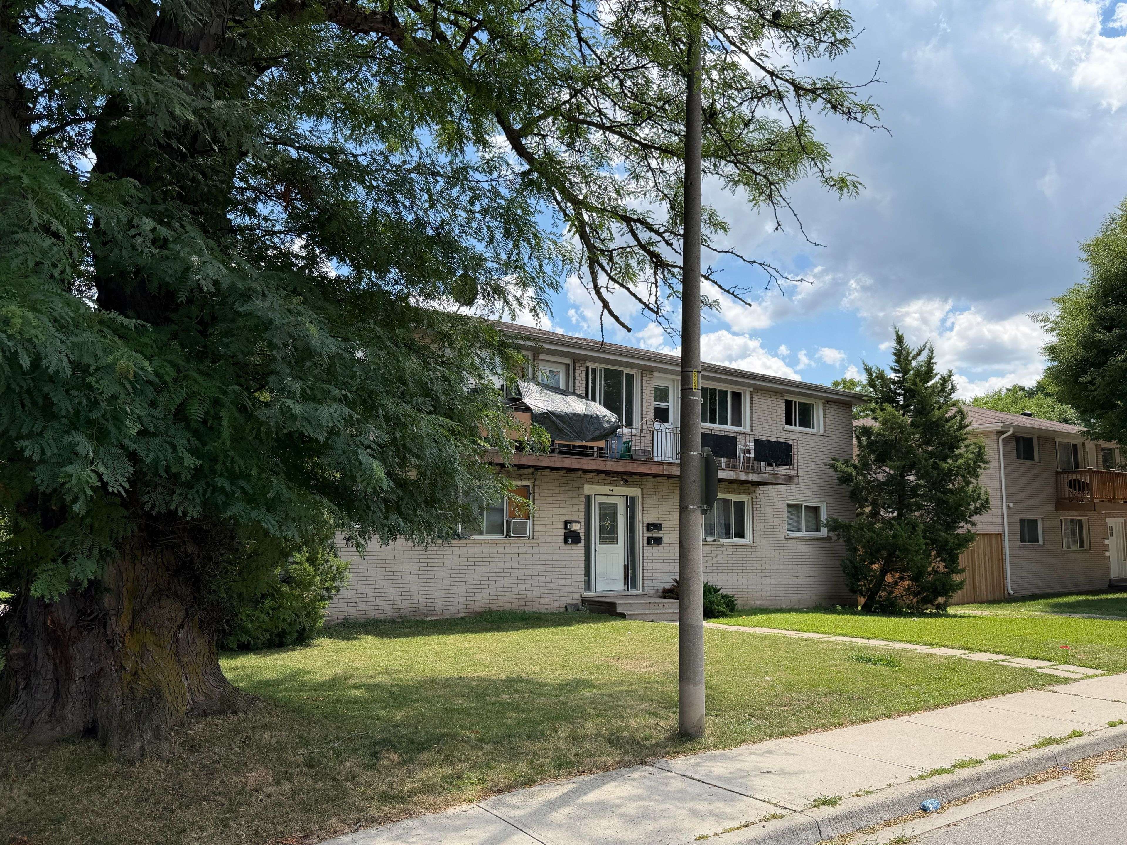 94 Sixth AVE, Brantford, ON N3S 1B2