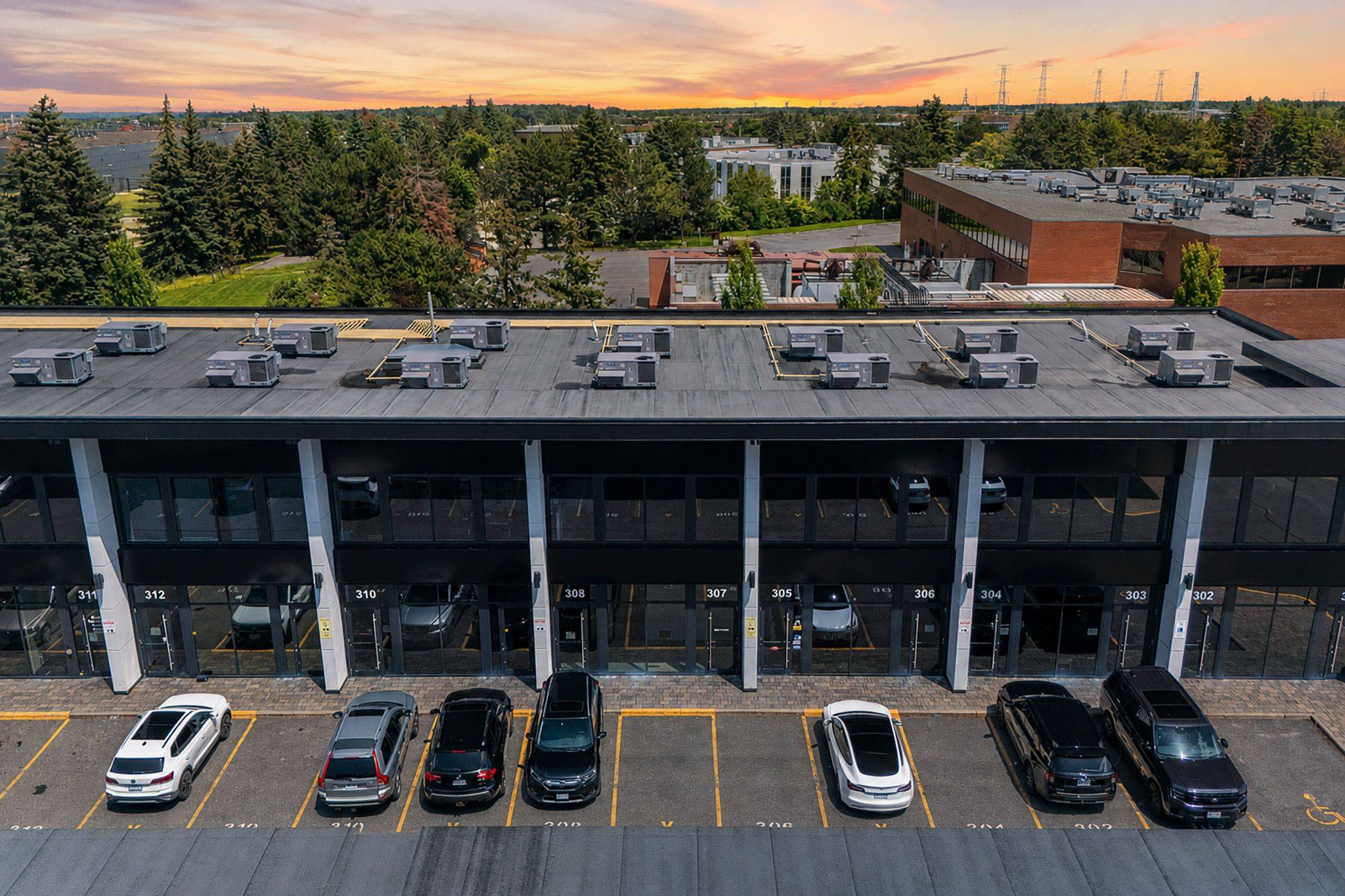 2310 St Laurent BLVD #307-308, Hunt Club - South Keys And Area, ON K1G 5H9