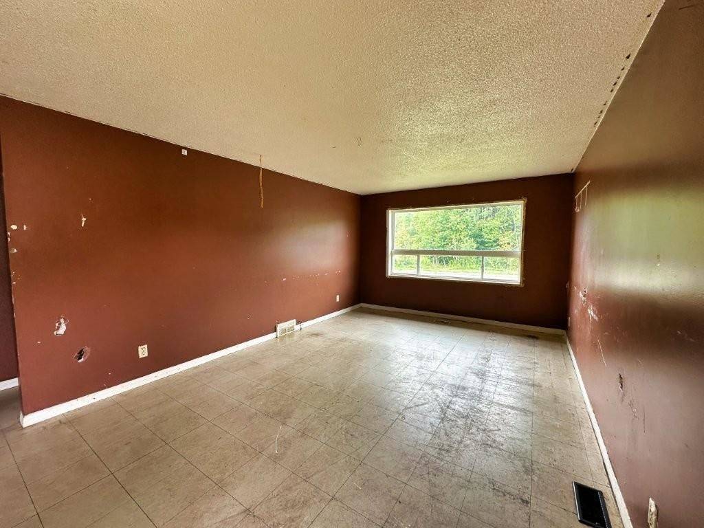 151 Harkness Street, Nipigon, ON P0T 2J0