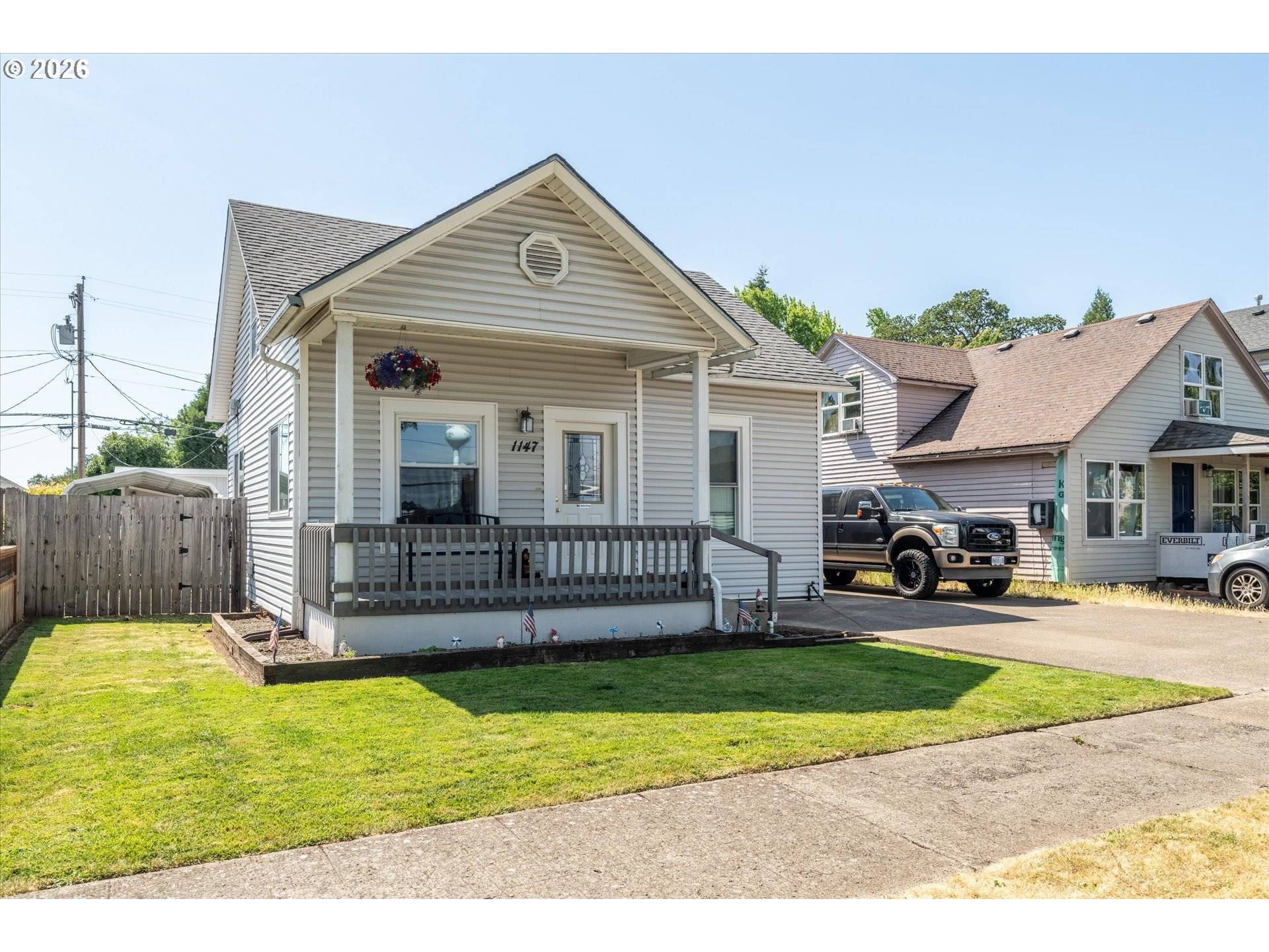 1147 JUNIPER ST, Junction City, OR 97448