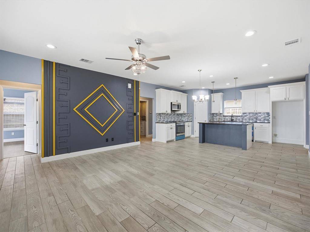 2301 Briarwood Drive, Bridgeport, TX 76426