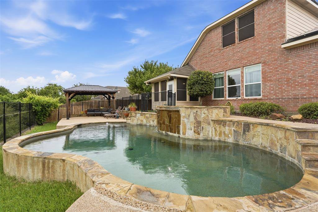 5605 Southern Hills Drive, North Richland Hills, TX 76180
