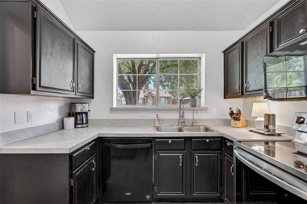 1111 Old Knoll Drive, Wylie, TX 75098