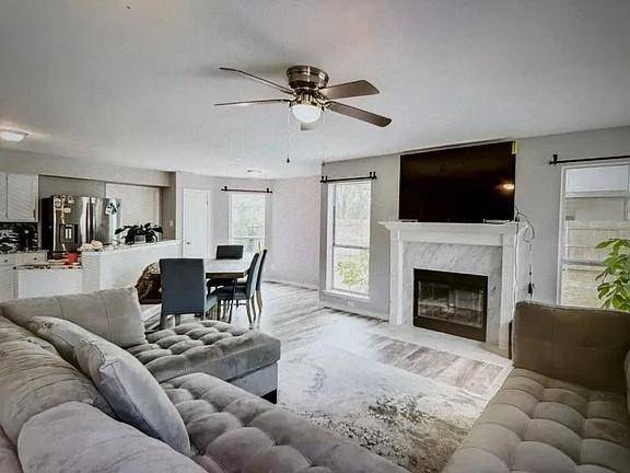 322 Ashley Oak Lane, Lake Dallas, TX 75065