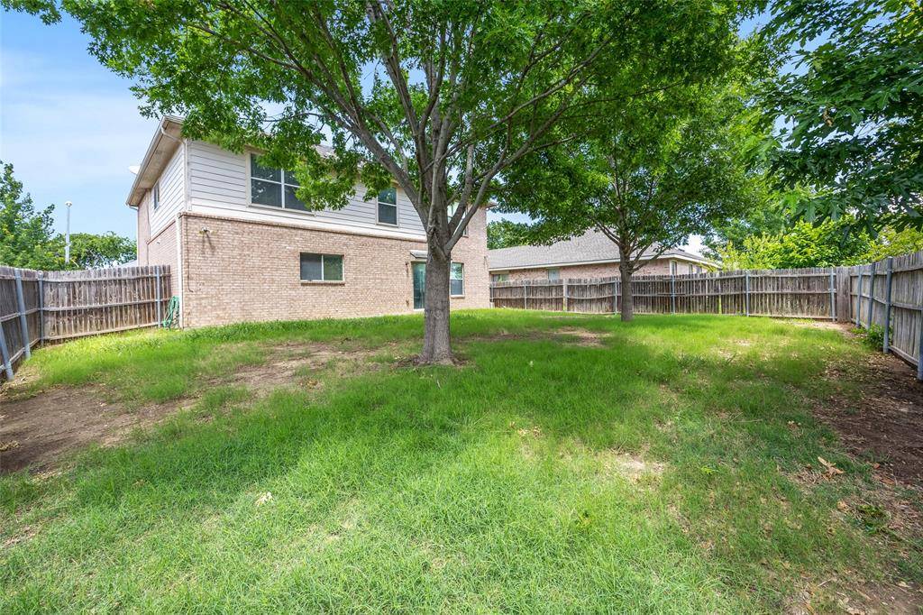 625 Condor Trail, Saginaw, TX 76131