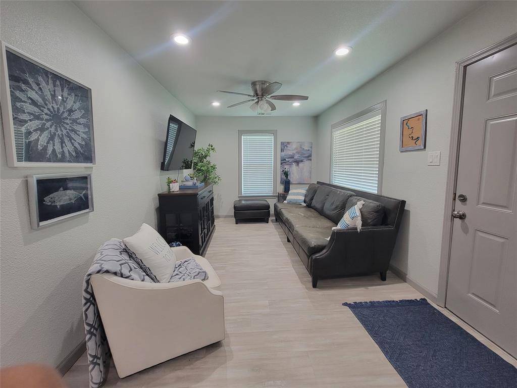 6601 Six J Court, Granbury, TX 76049