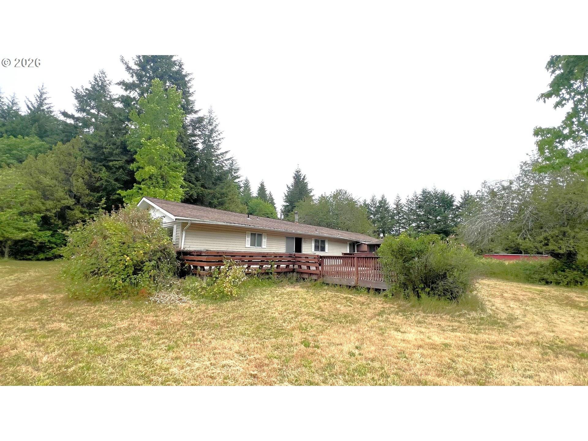10082 LONE PINE LN, Myrtle Point, OR 97458