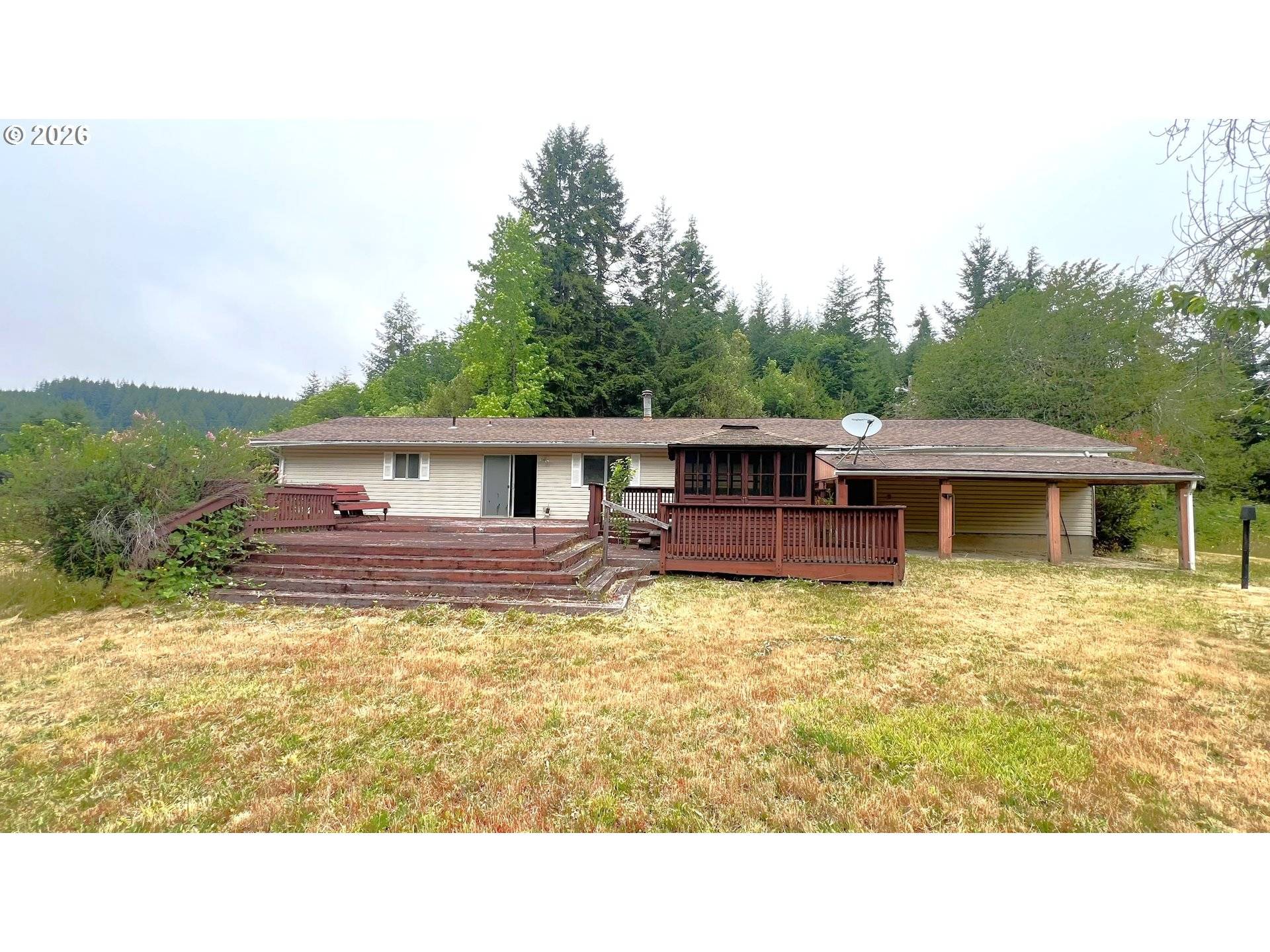 10082 LONE PINE LN, Myrtle Point, OR 97458