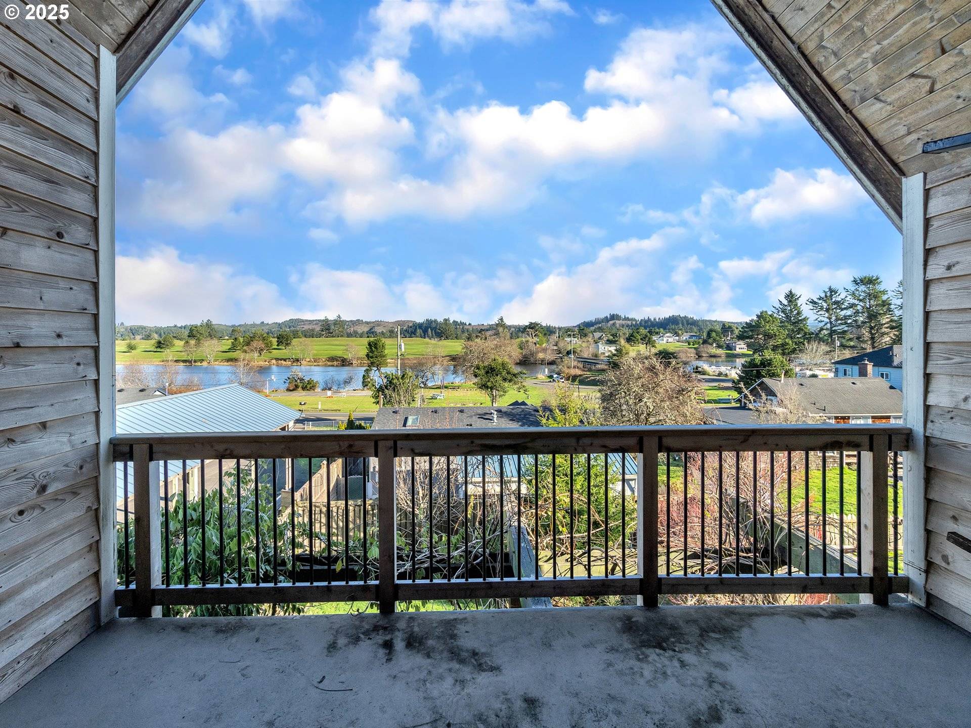 90589 CLARK RD, Warrenton, OR 97146