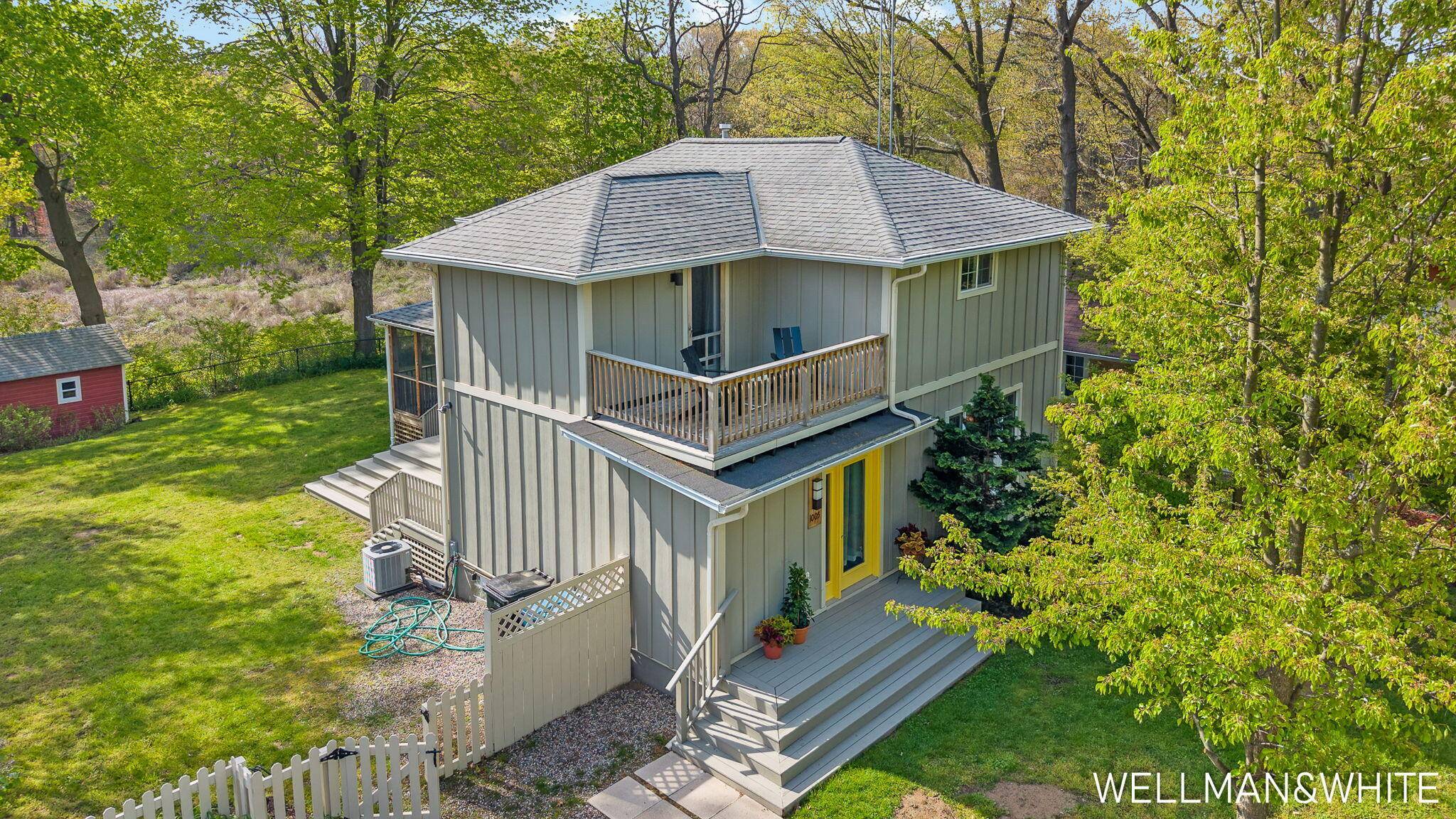 1005 Elizabeth ST, Saugatuck City, MI 49453