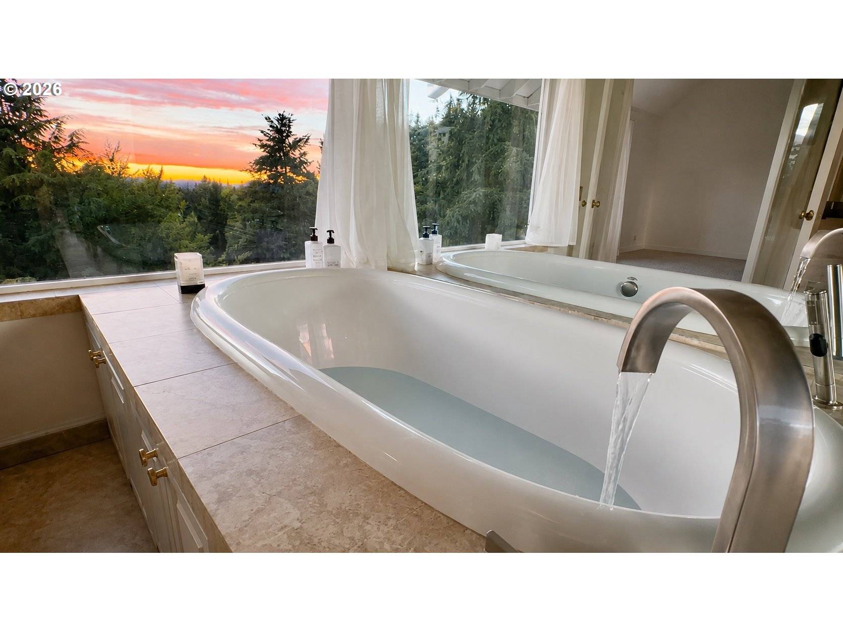 18 NORTHVIEW CT, Lake Oswego, OR 97035