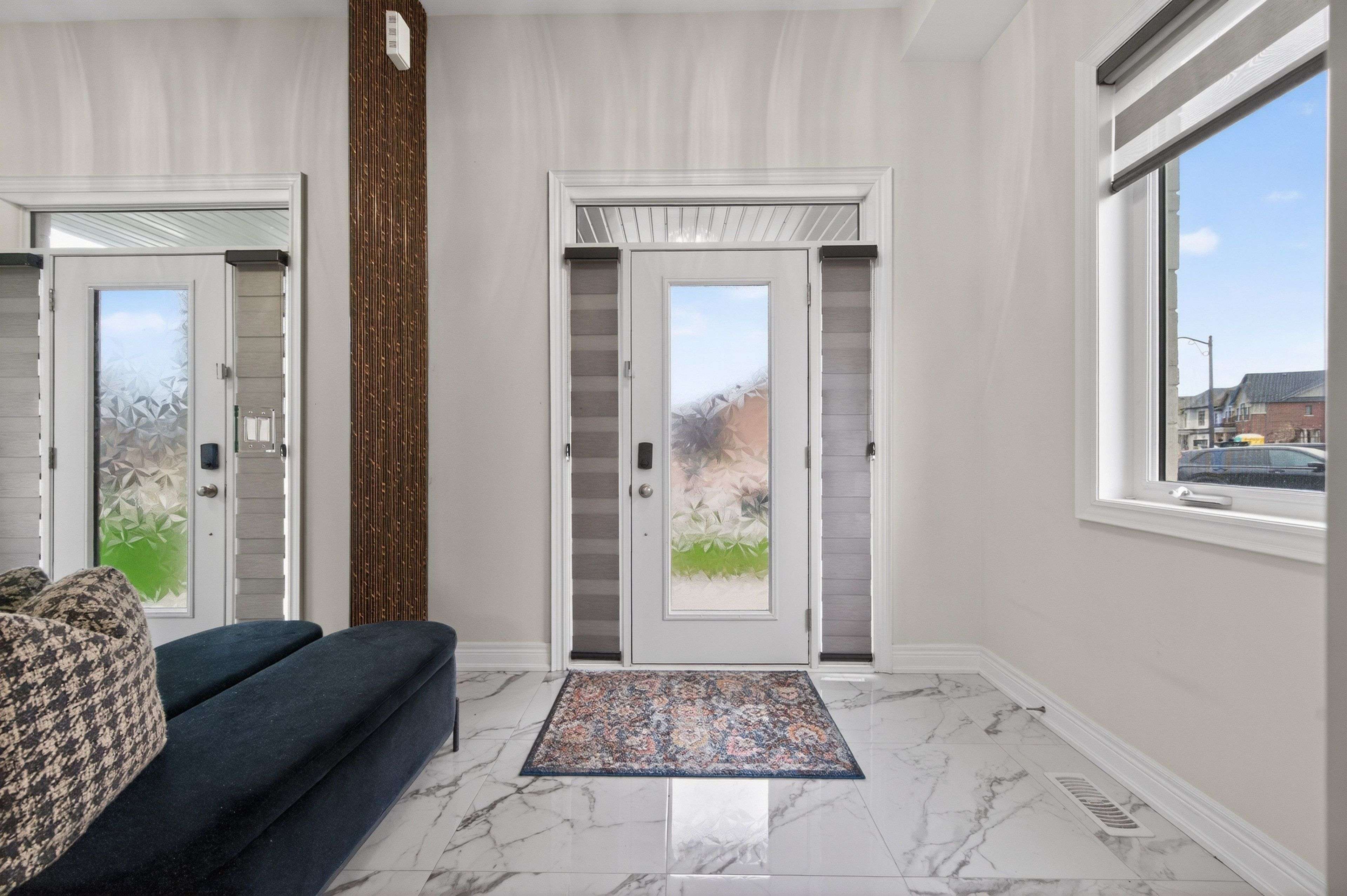 69 Settlers CRES, Bradford West Gwillimbury, ON L3Z 4N3