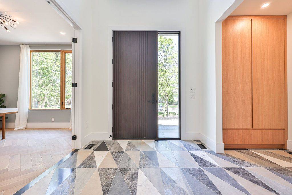 920 Calder RD, Mississauga, ON L5J 2N7