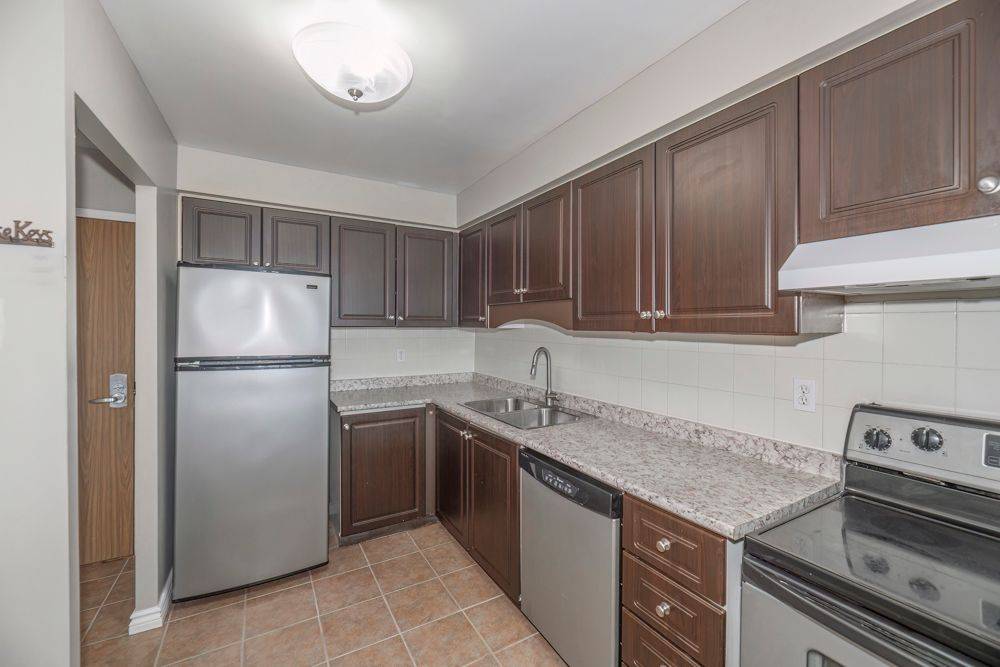 1110 Walden CIR #905, Mississauga, ON L5J 4R3