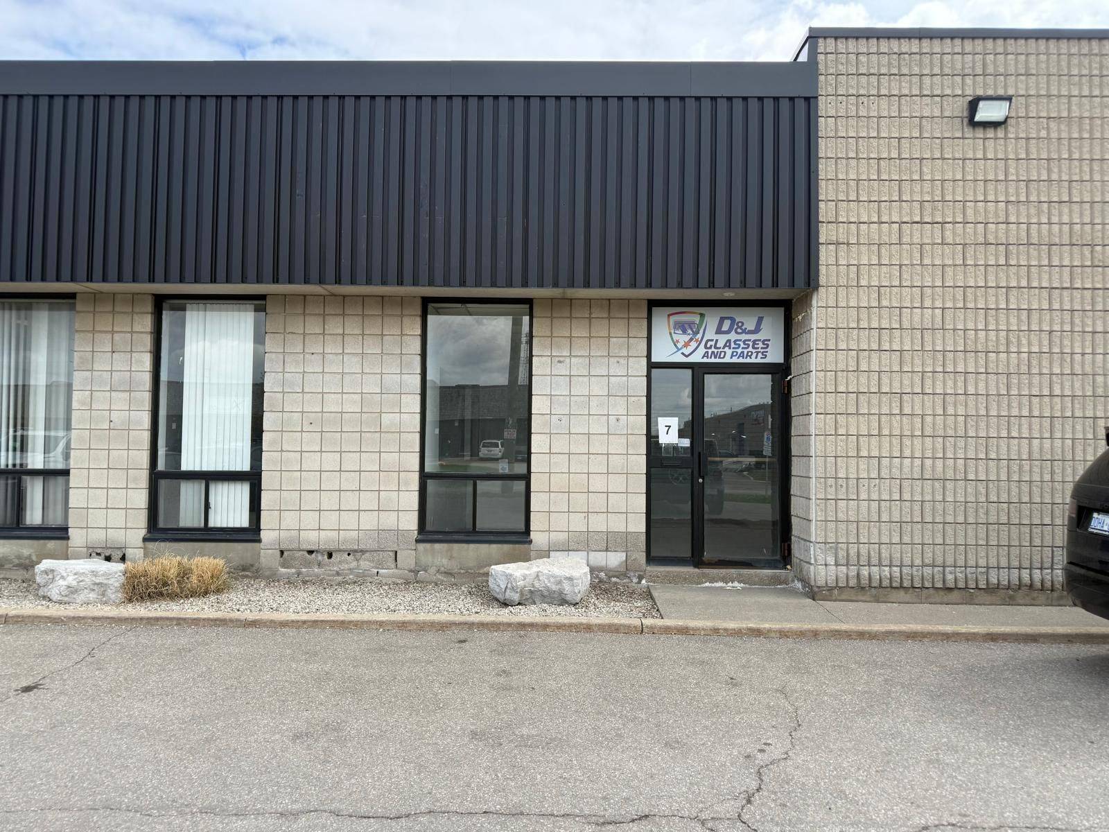 80 Hale RD #7, Brampton, ON L6W 3M1