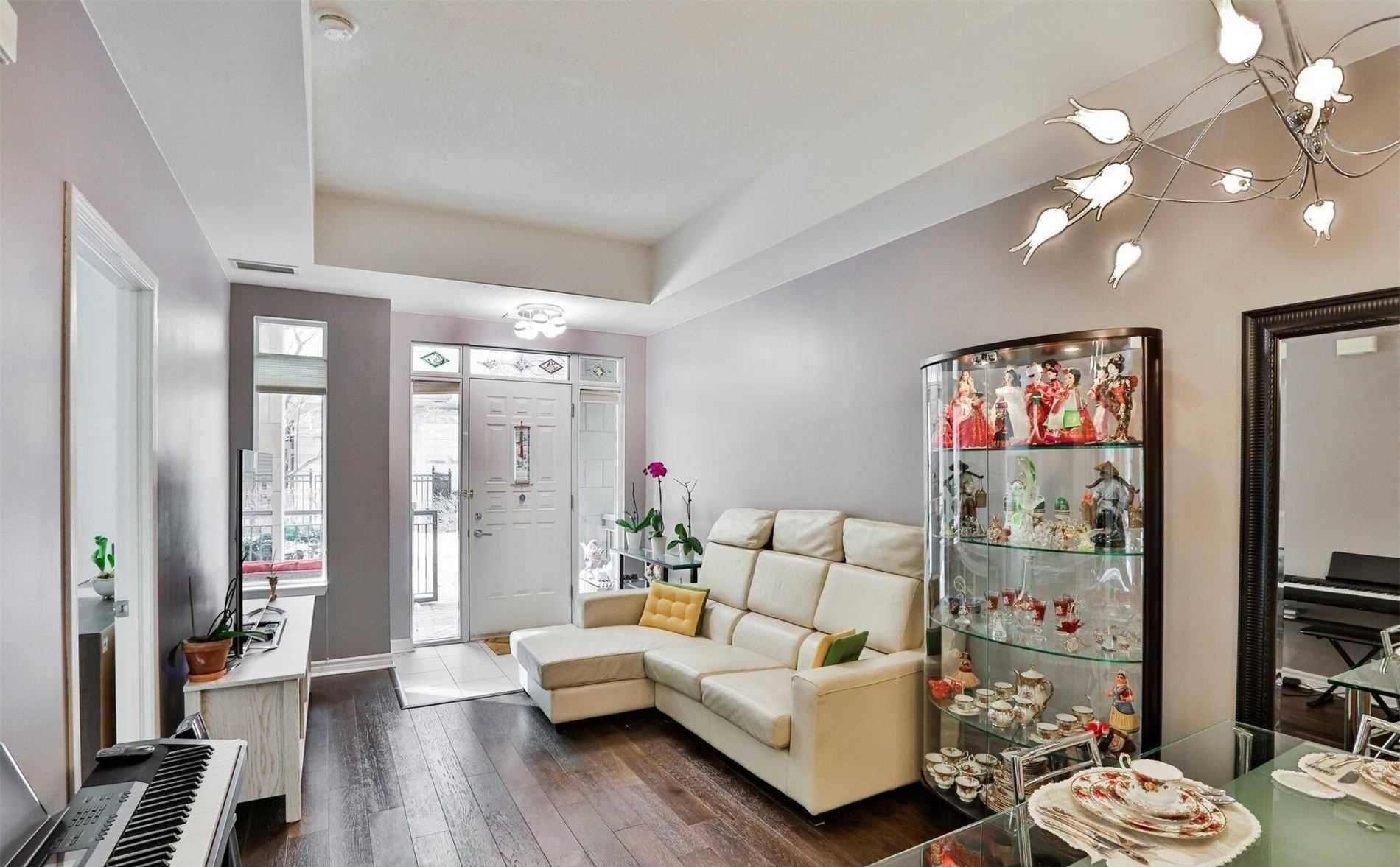 330 Princess Royal DR #GV-108, Mississauga, ON L5B 4M8