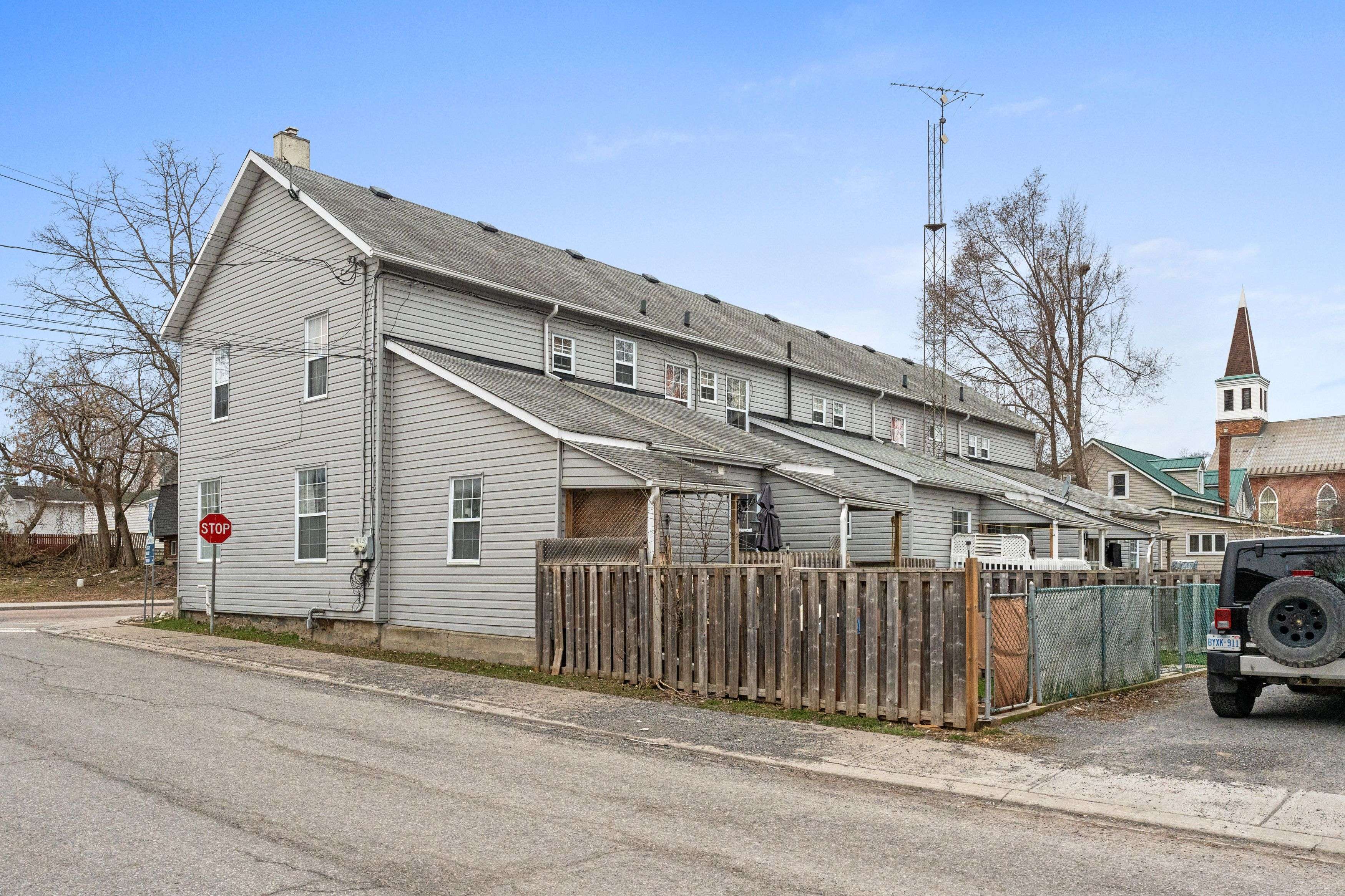 275 Bridge ST, Carleton Place, ON K7C 3H5