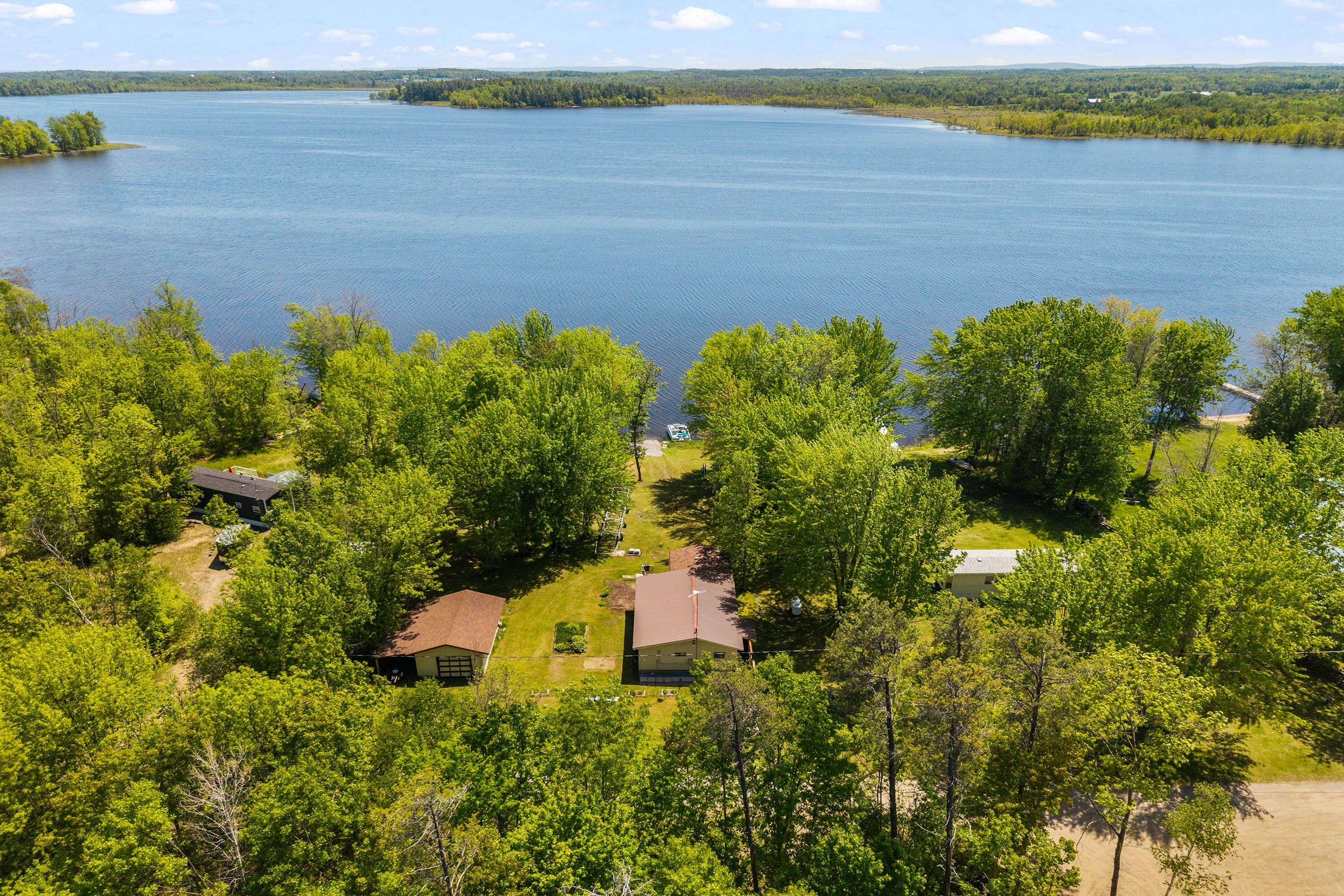 424 Hummingbird LN, North Algona Wilberforce, ON K0J 1T0