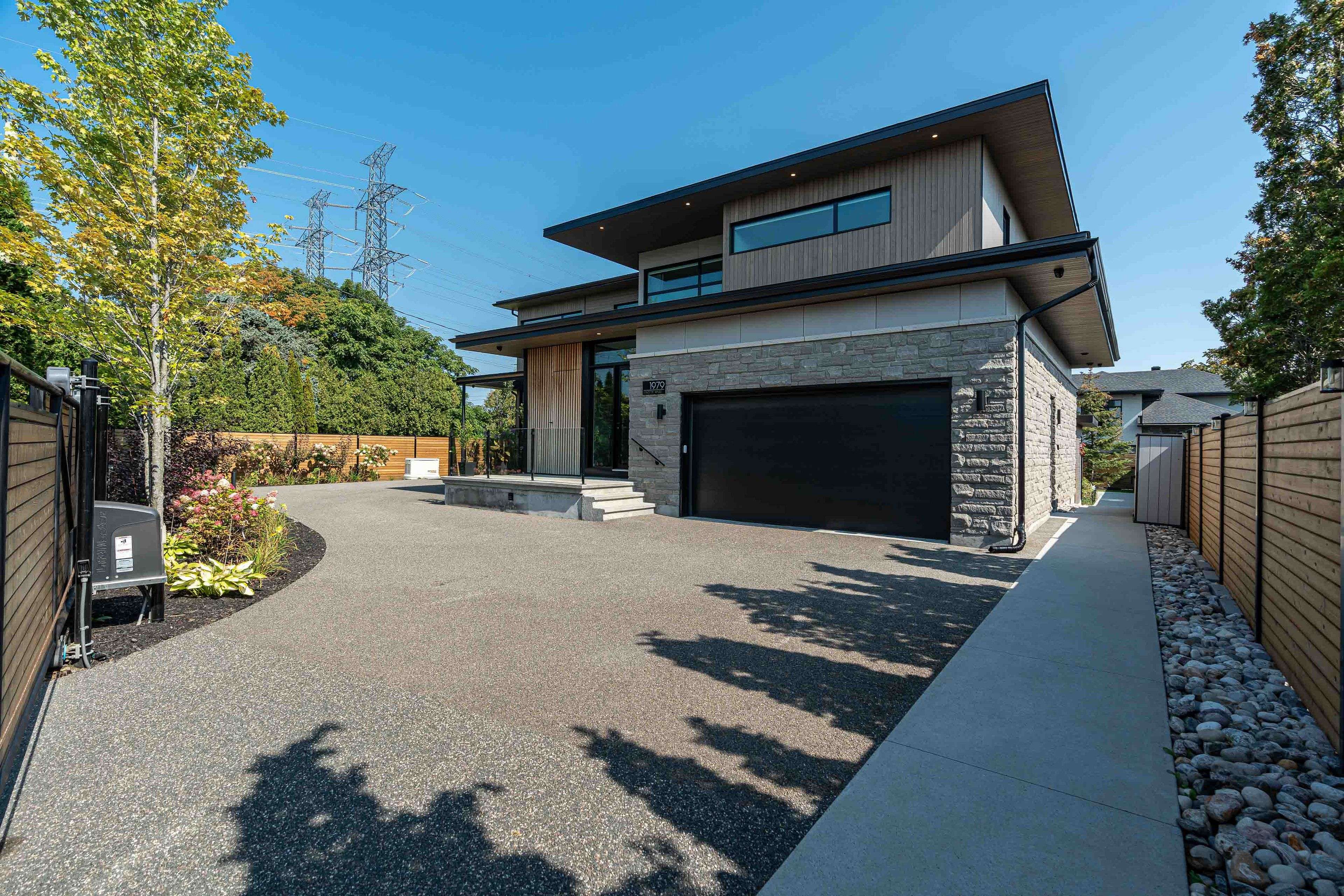 1979 Prince Of Wales DR, Cityview - Parkwoods Hills - Rideau Shore, ON K2C 3J7