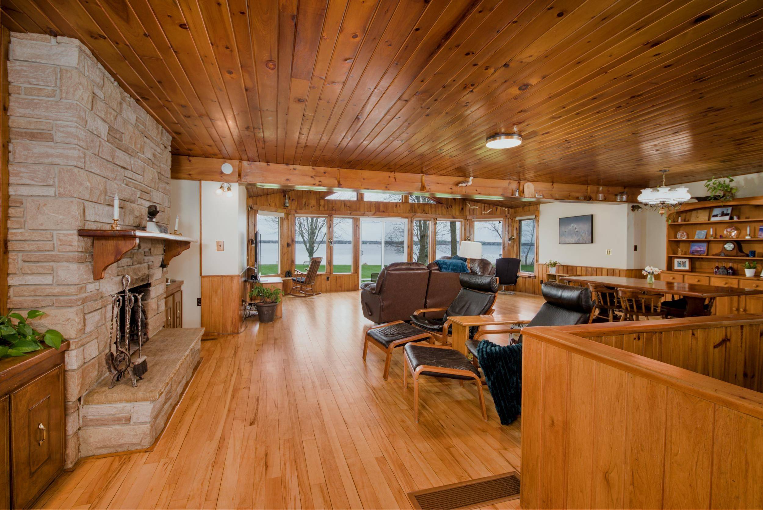 10930 Front RD, Loyalist, ON K0H 2S0