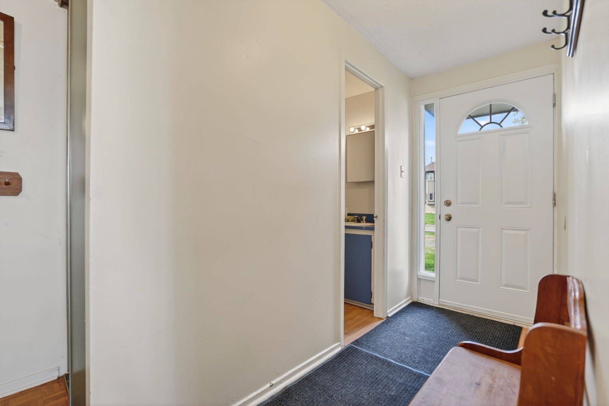 5 Vanessa TER #D, Barrhaven, ON K2J 1Y4