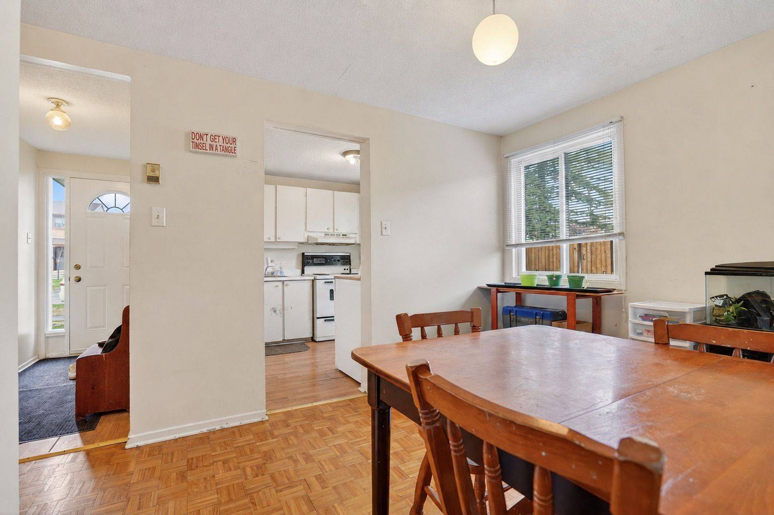 5 Vanessa TER #D, Barrhaven, ON K2J 1Y4