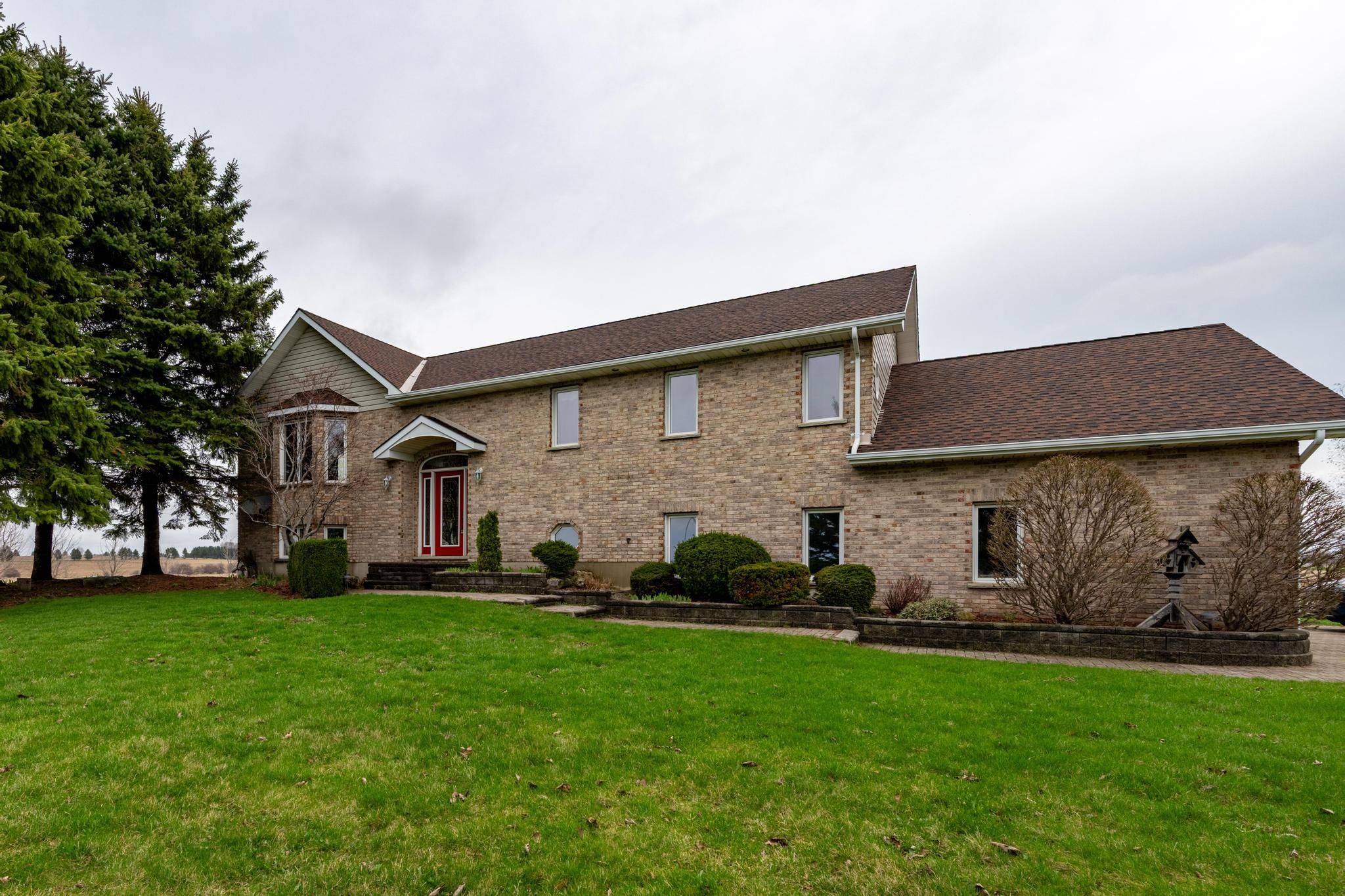77242 London RD, Huron East, ON N0M 1L0