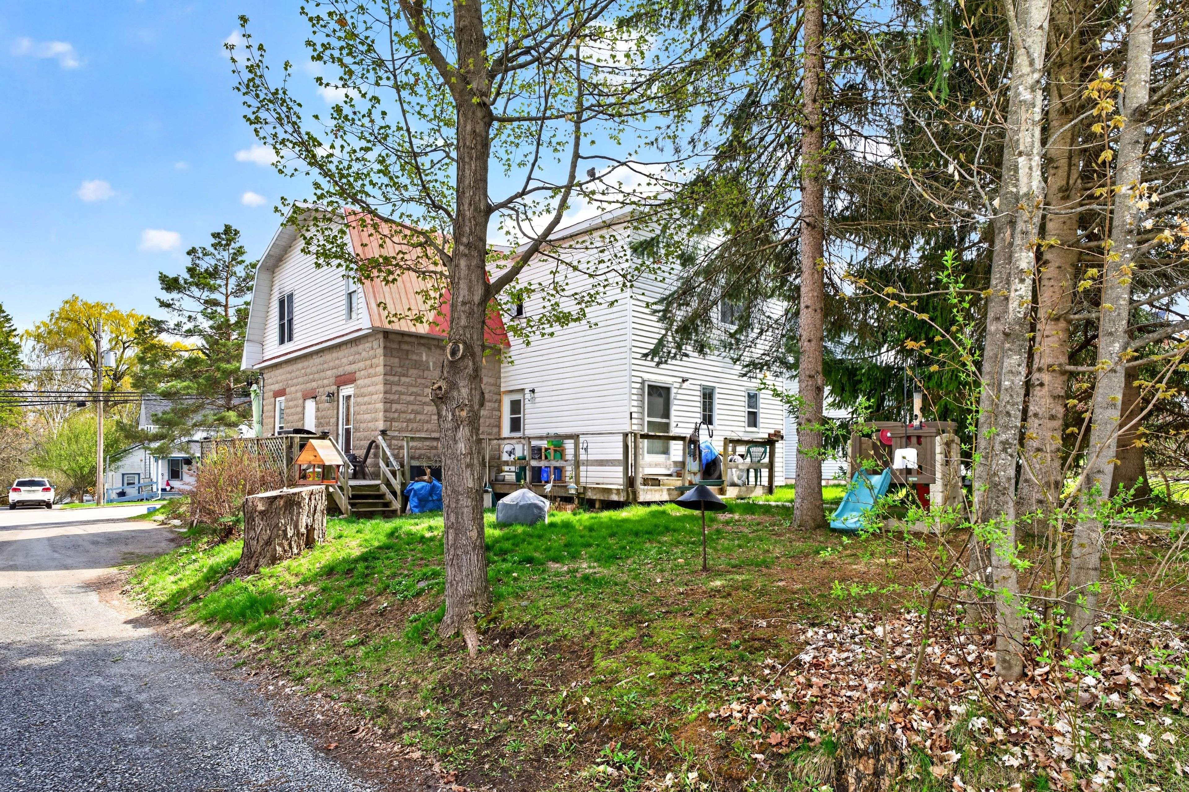 24 Rideau ST, Westport, ON K0G 1X0