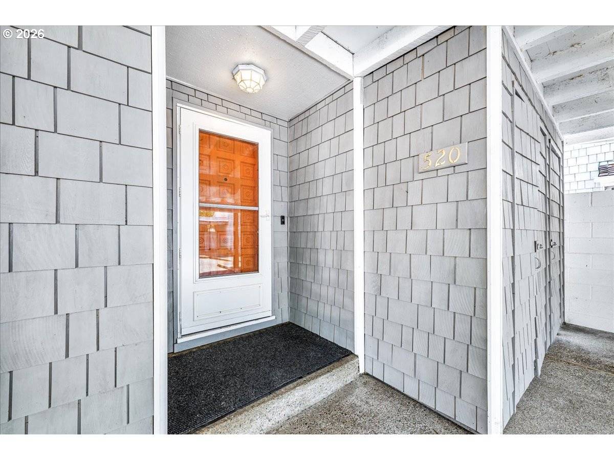 520 N HAYDEN BAY DR, Portland, OR 97217