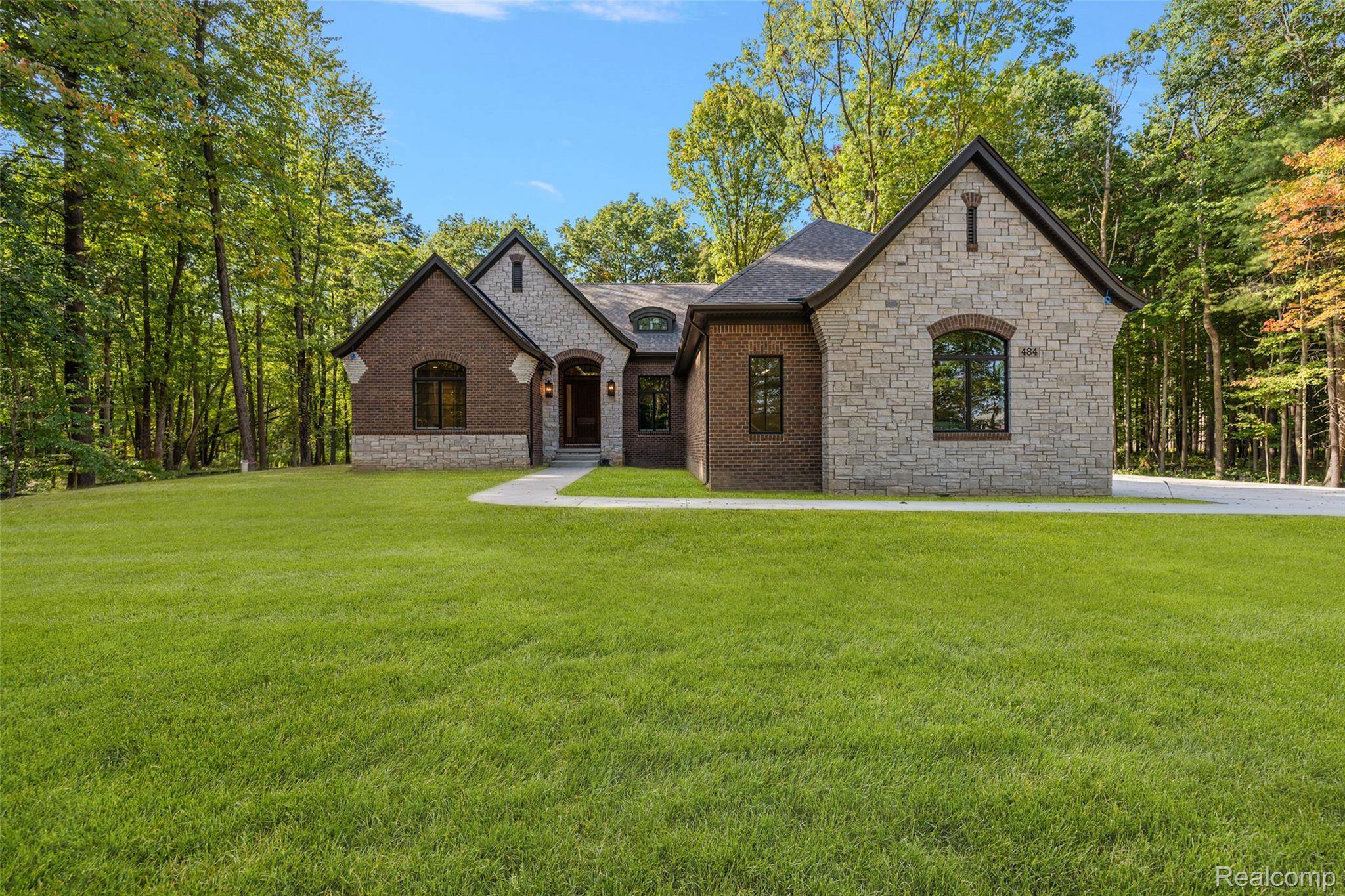4647 APPLEWOOD, Oakland Twp, MI 48306