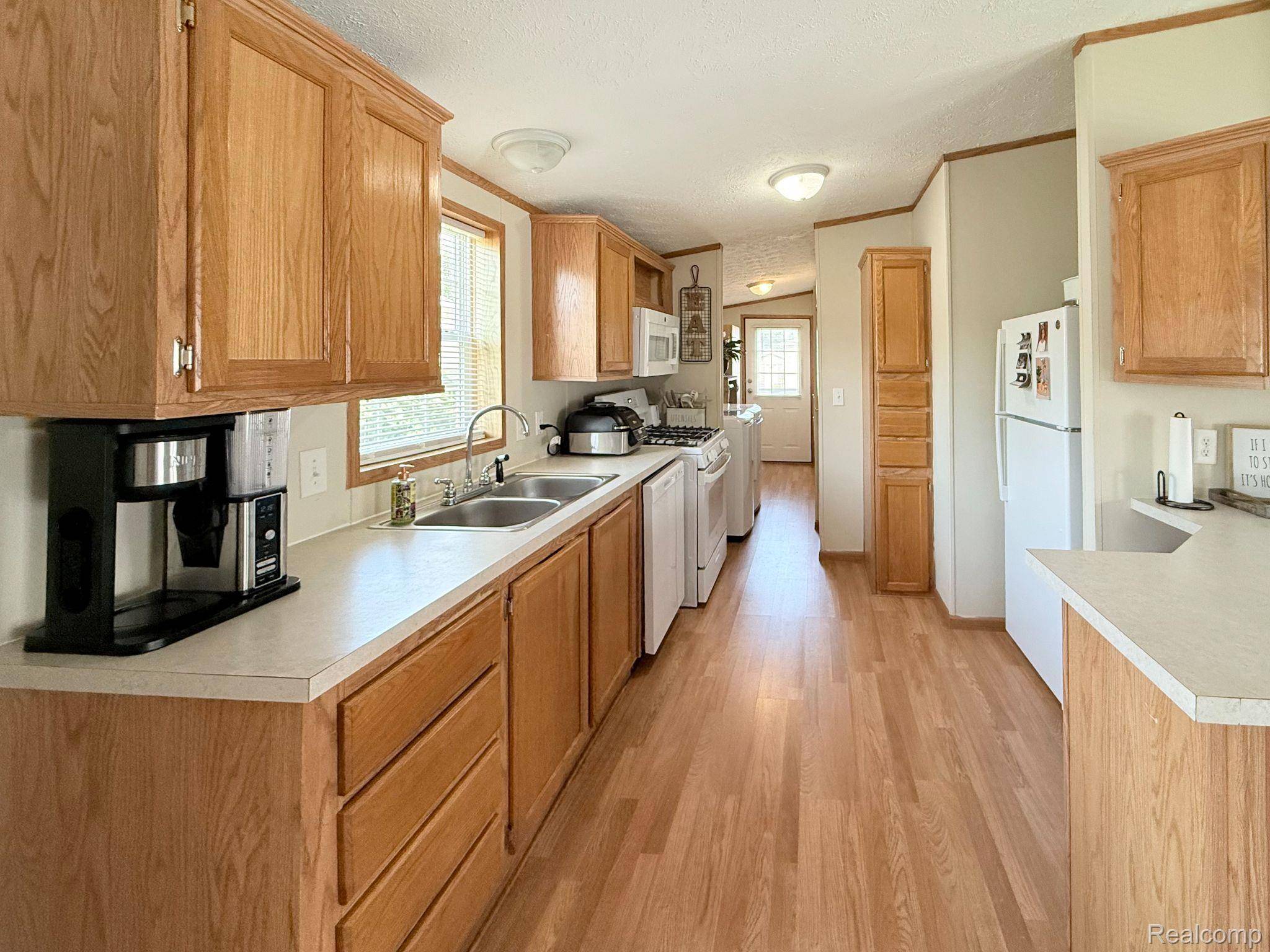 317 Scarlet Oak LN, Augusta Charter Township, MI 48190