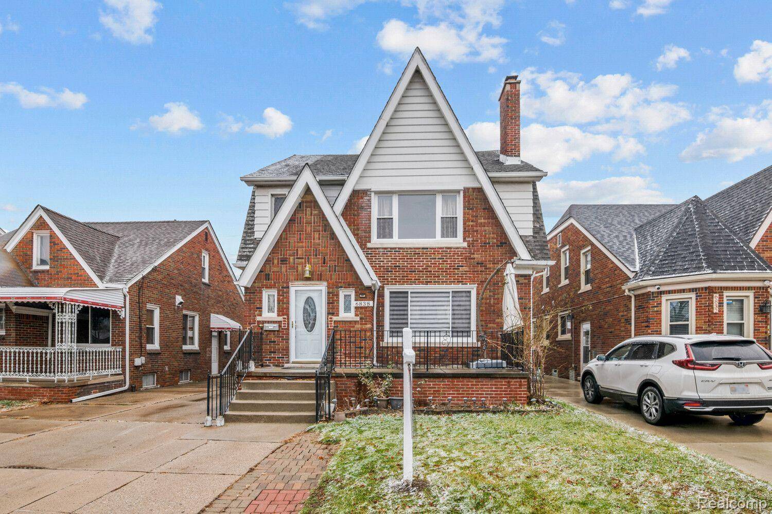 6838 HARTWELL ST, Dearborn, MI 48126